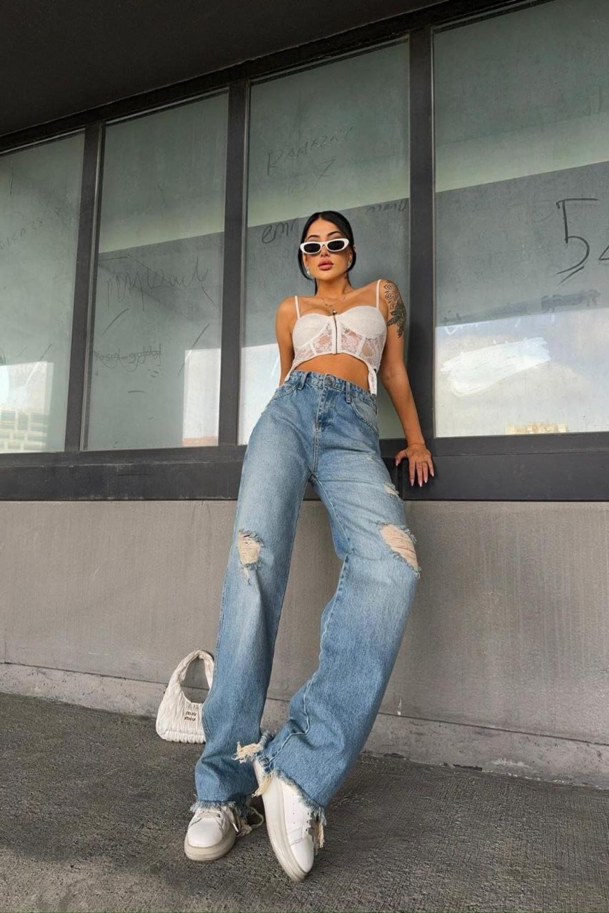 Wholesale Women Light  Blue Wide Leg Jeans 718036