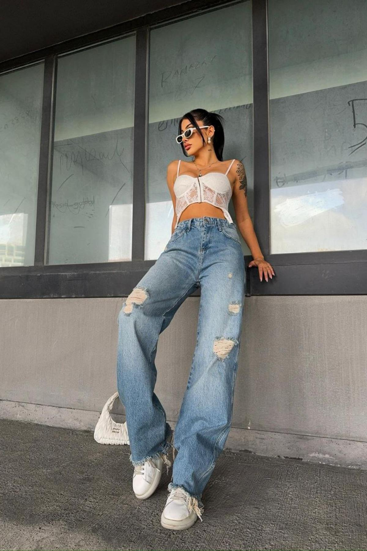 Wholesale Women Light  Blue Wide Leg Jeans 718036