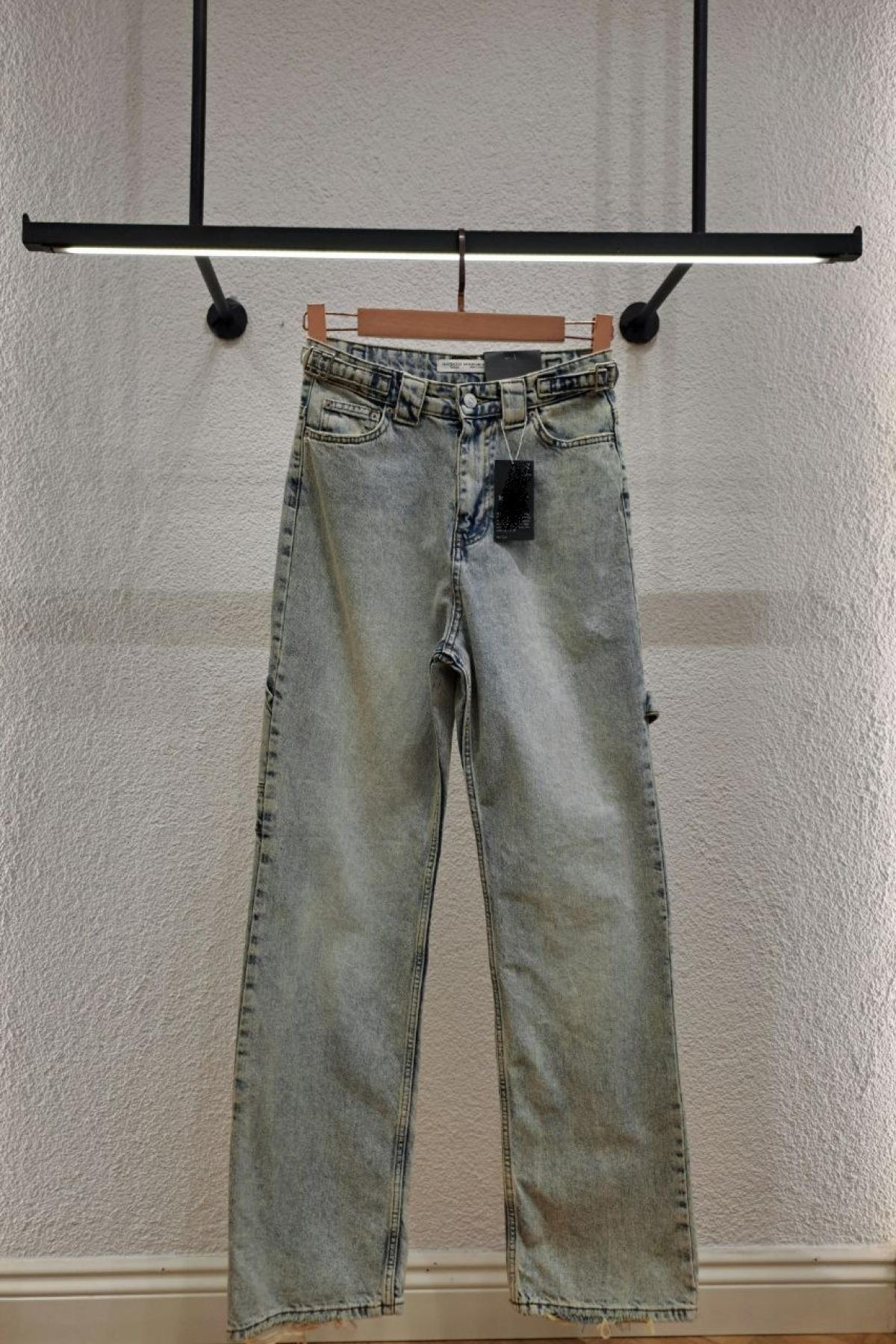 Wholesale Women Light Blue Wide Leg Jeans 718042