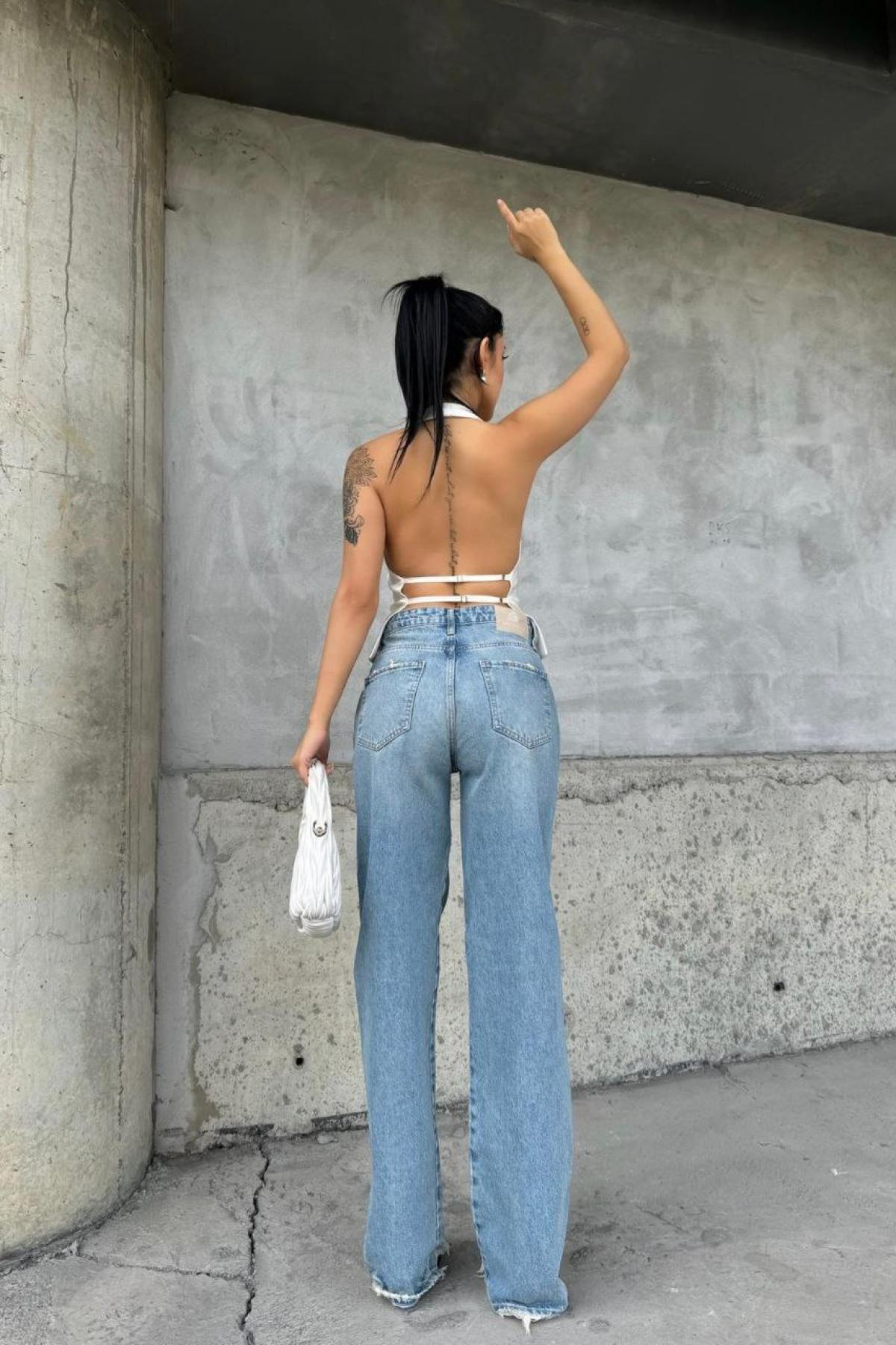 Wholesale Women Light  Blue Wide Leg Jeans 718035