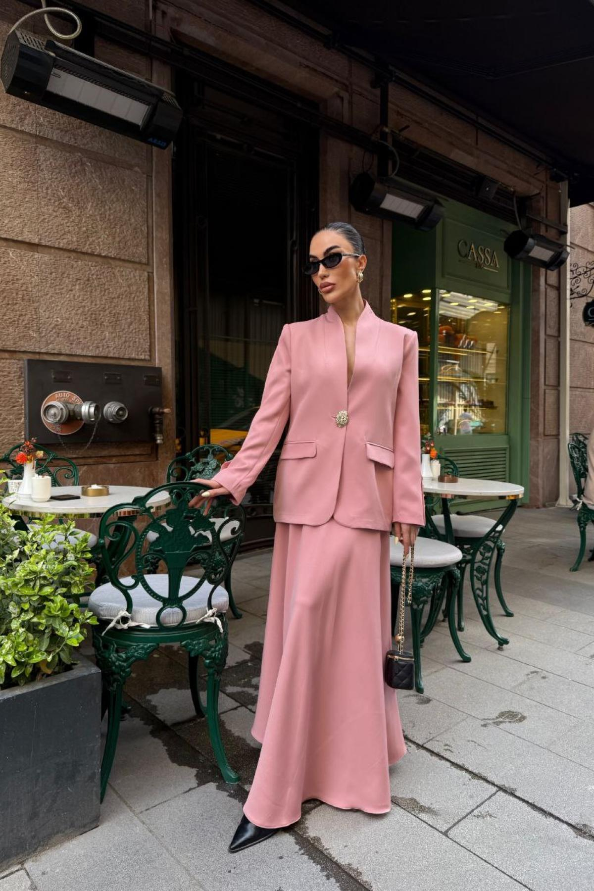 Wholesale Women Light Pink Two Piece Suit Blazer and Skirt Set 737322