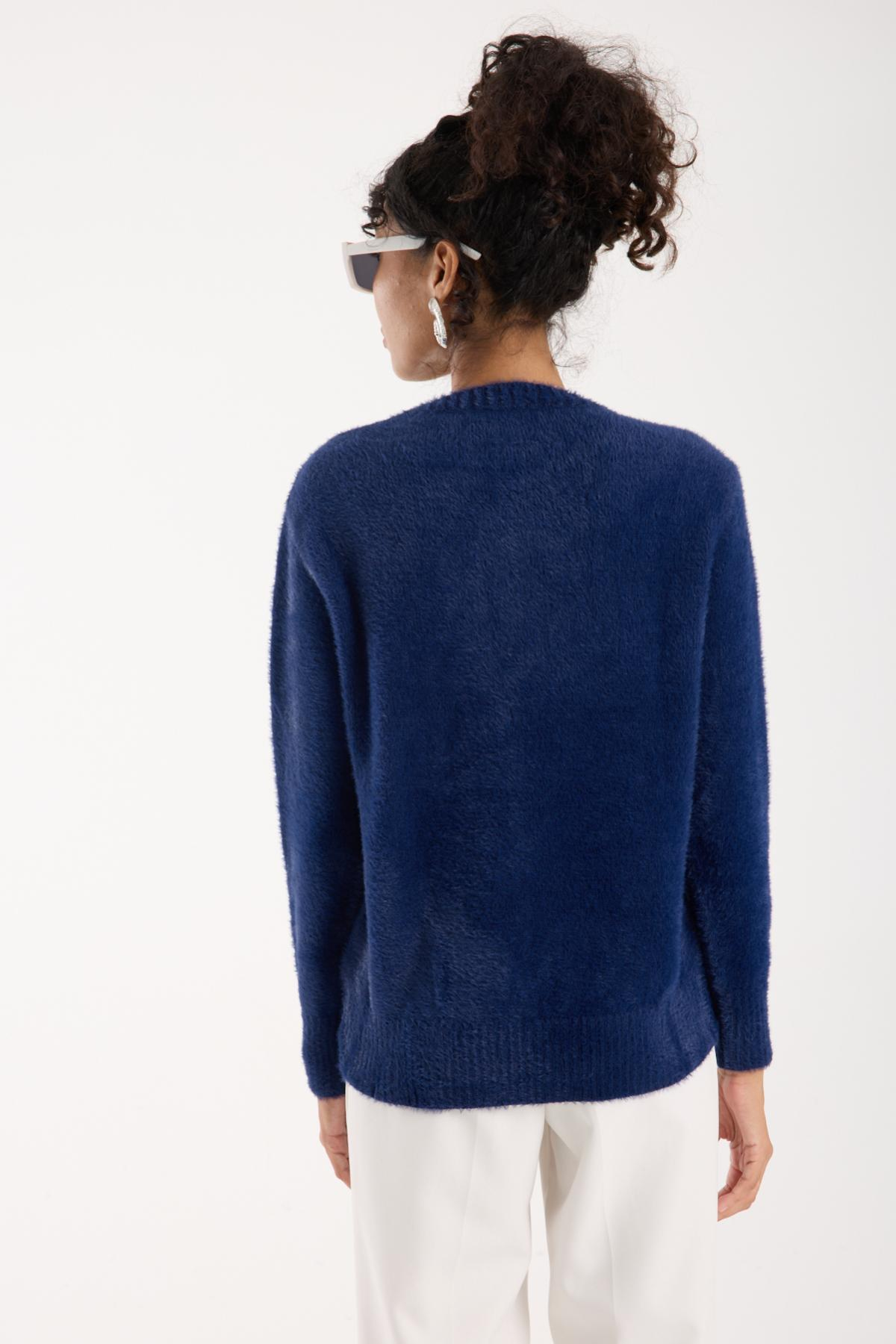Wholesale Women Navy Crew-Neck Knit Blouse with Beaded Embroidery 738900