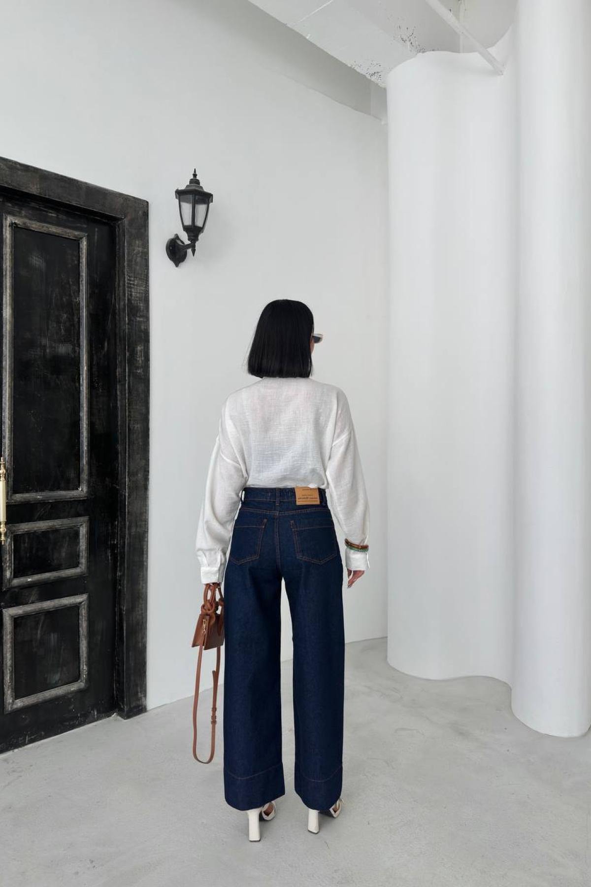 Wholesale Women Navy Front Pocket Wide Leg Jeans 731157