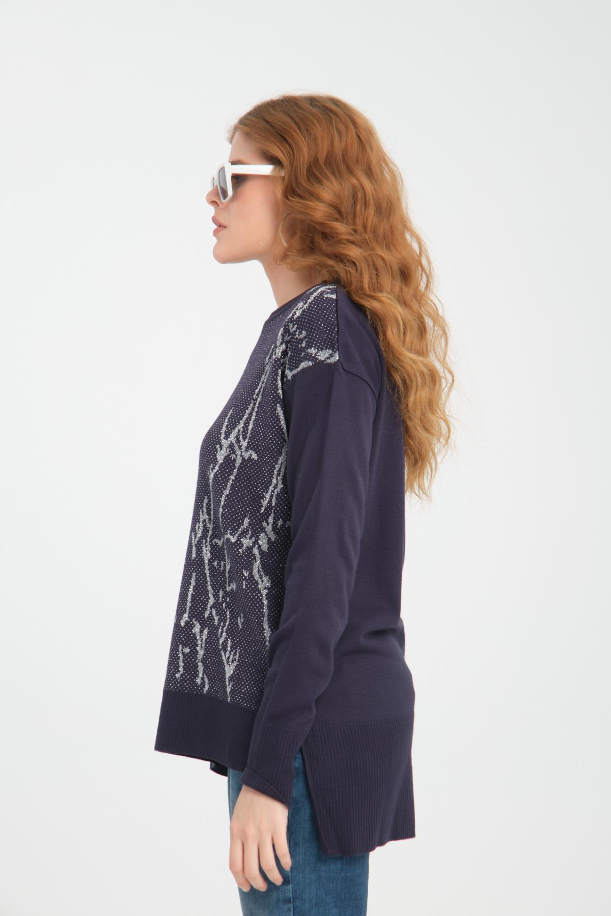 Wholesale Women Navy Glitter Crew-Neck Sweaters 710987