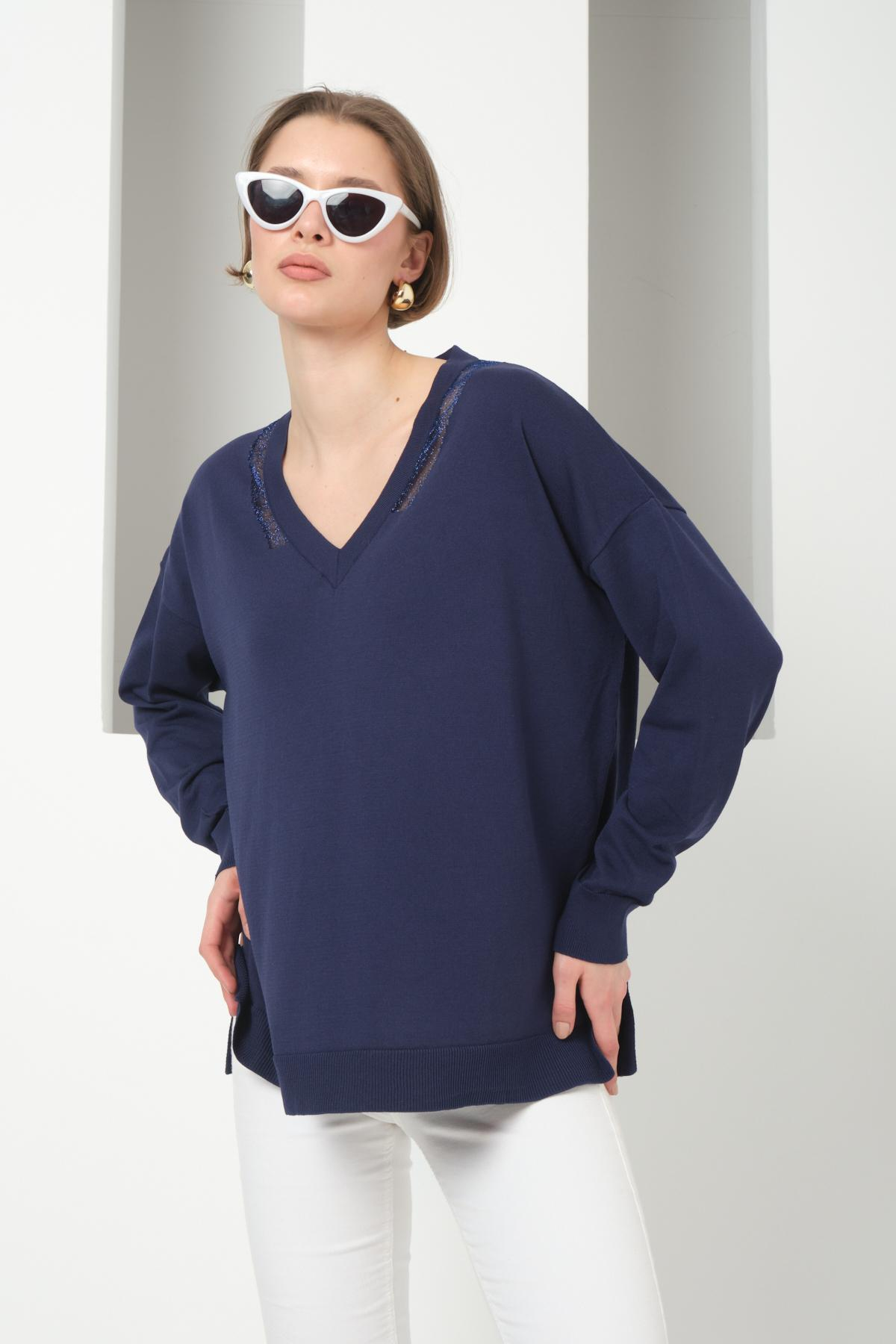 Wholesale Women Navy Glitter-Garnished V-Neck Oversized Knit Blouse with Side Slits 724800