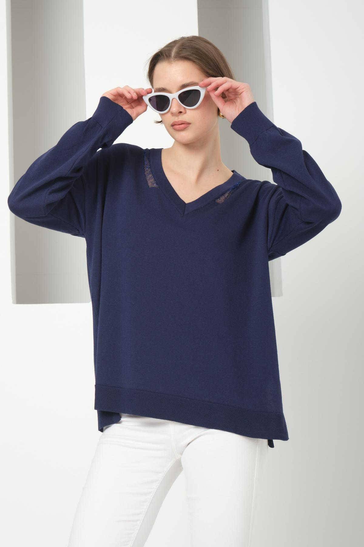 Wholesale Women Navy Glitter-Garnished V-Neck Oversized Knit Blouse with Side Slits 724800