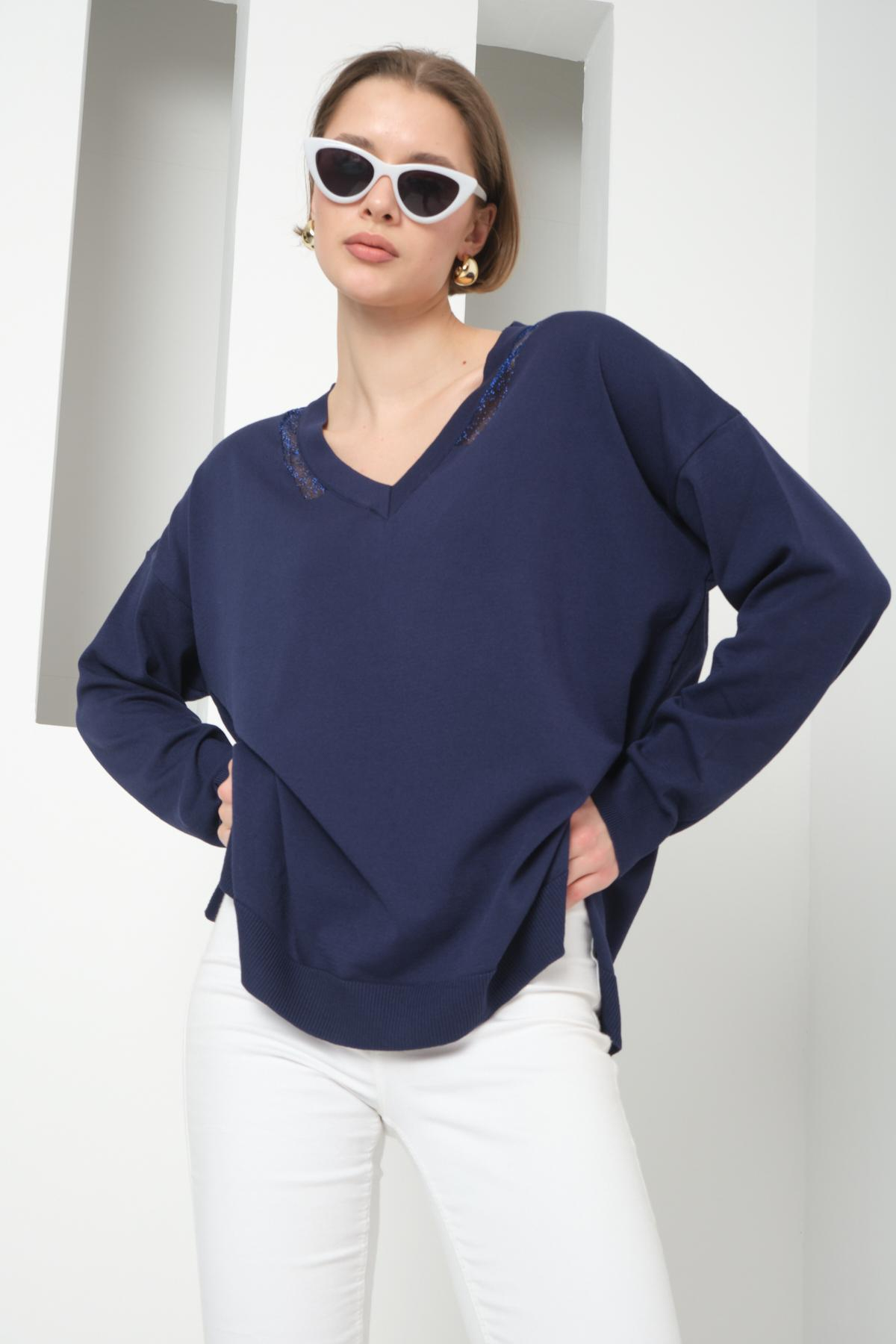 Wholesale Women Navy Glitter-Garnished V-Neck Oversized Knit Blouse with Side Slits 724800