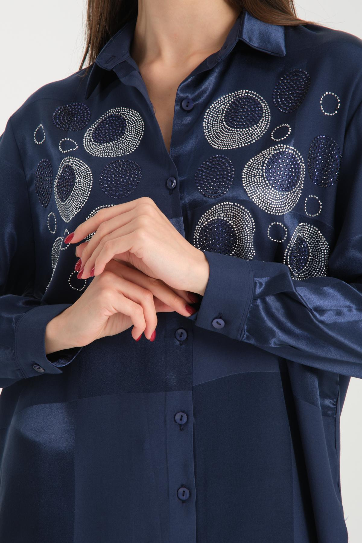 Wholesale Women Navy Rhinestones Satin Shirt 717130