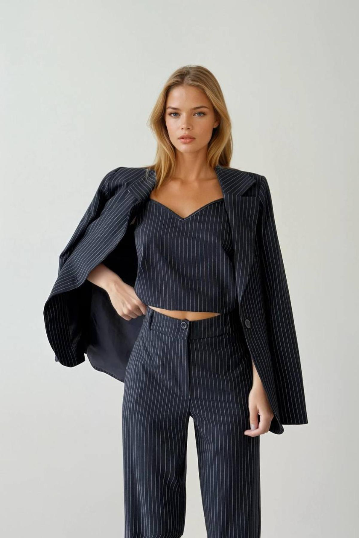 Wholesale Women Navy Three Piece Suits 730062
