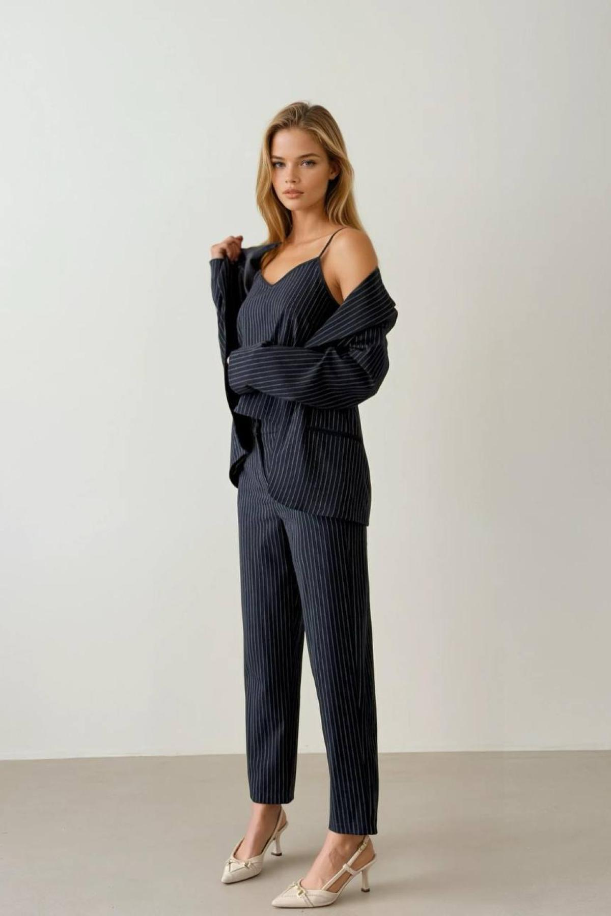Wholesale Women Navy Three Piece Suits 730062