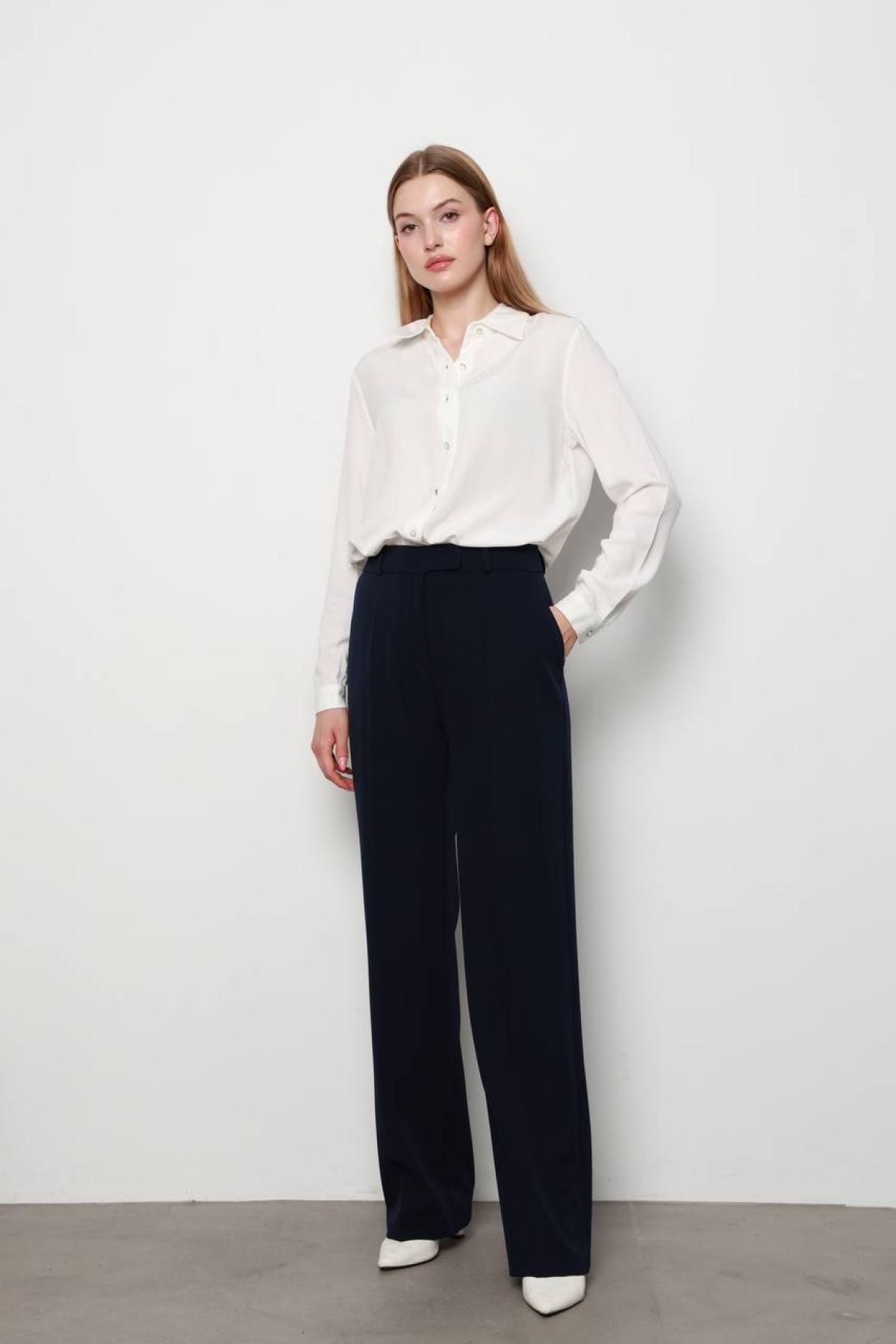 Wholesale Women Navy Trousers 718345