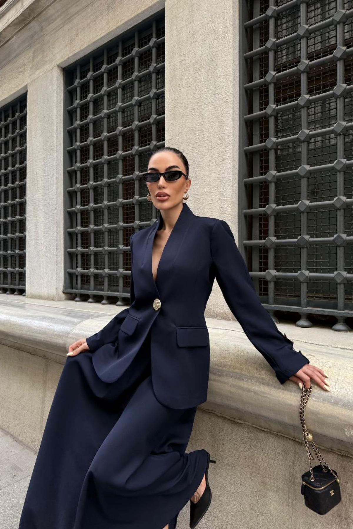 Wholesale Women Navy Two Piece Suit Blazer and Skirt Set 737325