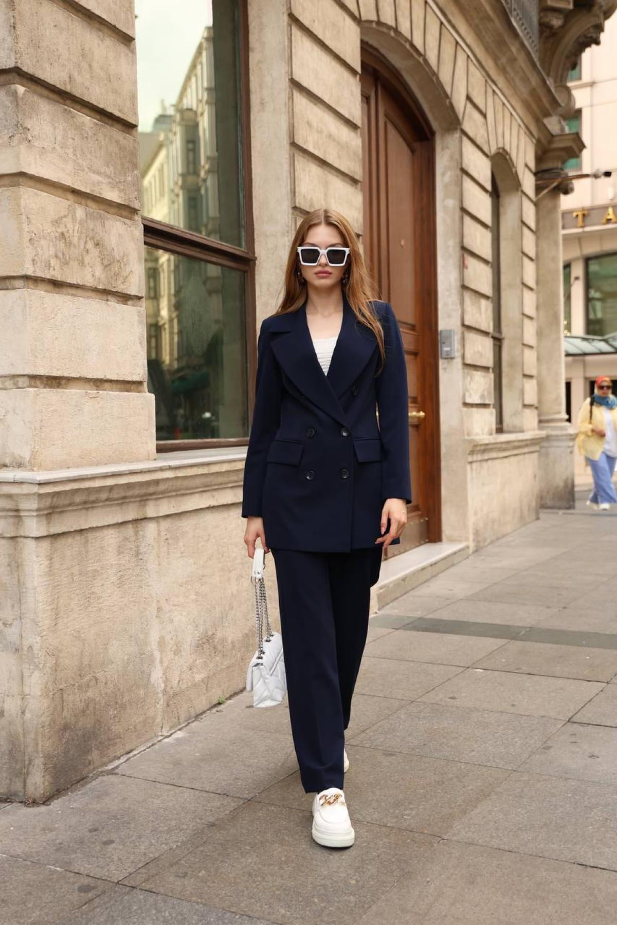 Wholesale Women Navy Two Piece Suit Blazer and Pants Set 718372