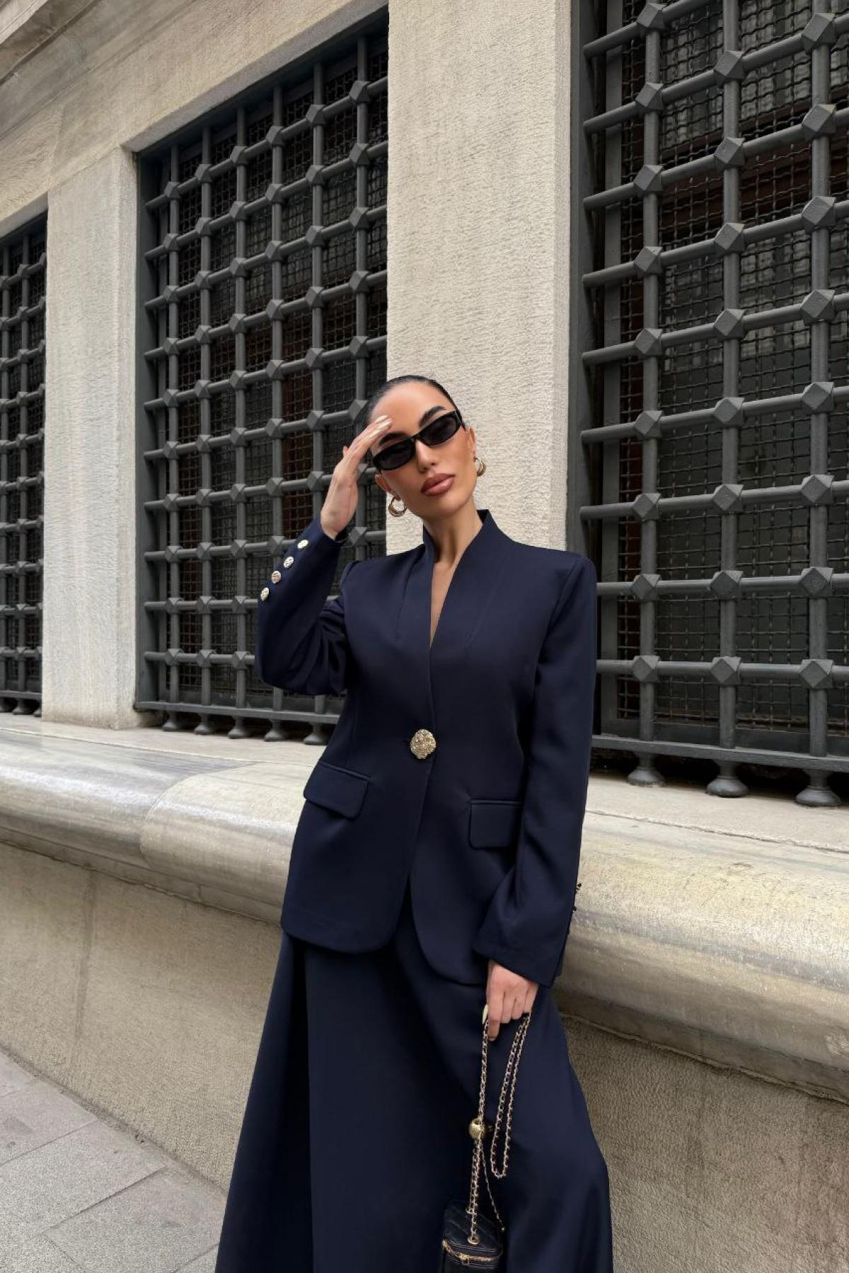 Wholesale Women Navy Two Piece Suit Blazer and Skirt Set 737325