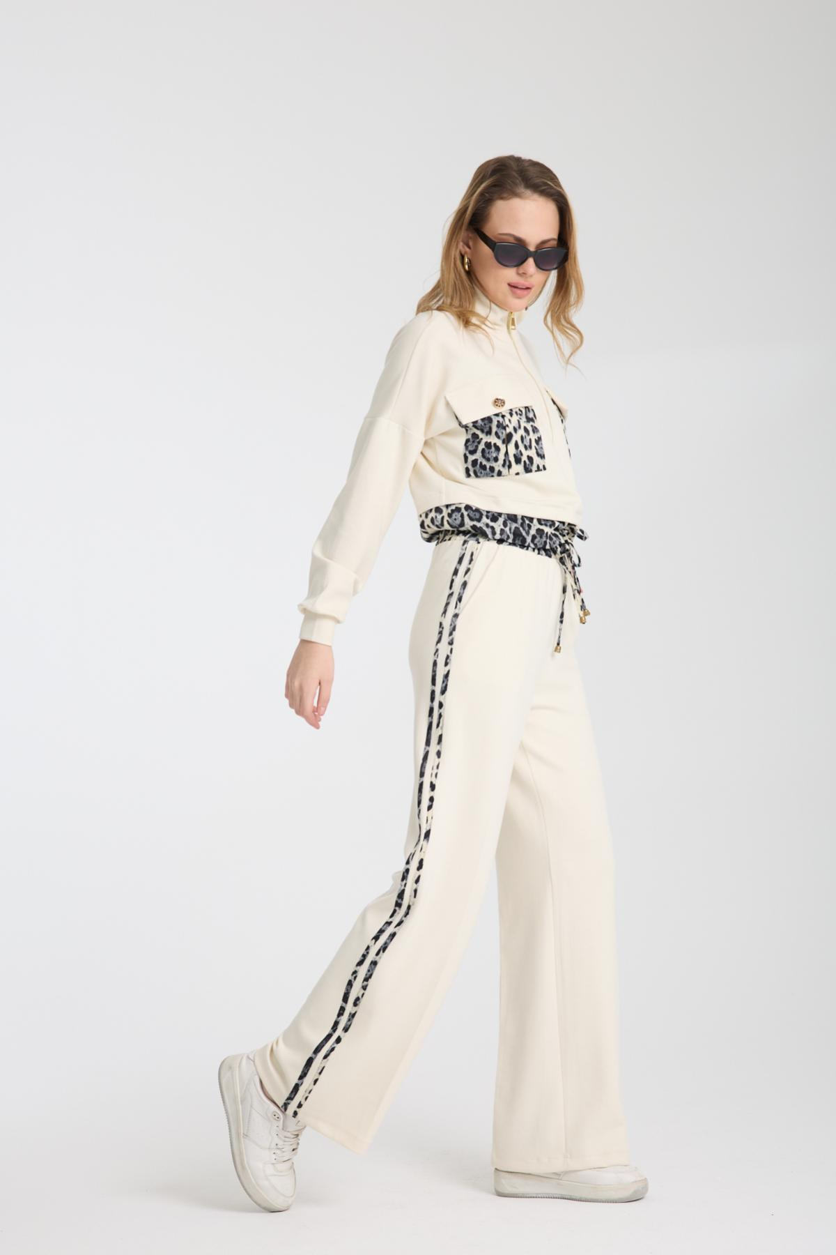 Wholesale Women Off White Zip Up Jacket with Flap Pockets and Side Stripes Pants Set 729231