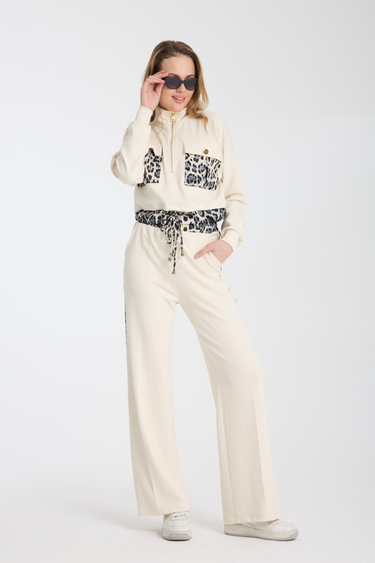 Wholesale Women Off White Zip Up Jacket with Flap Pockets and Side Stripes Pants Set 729231
