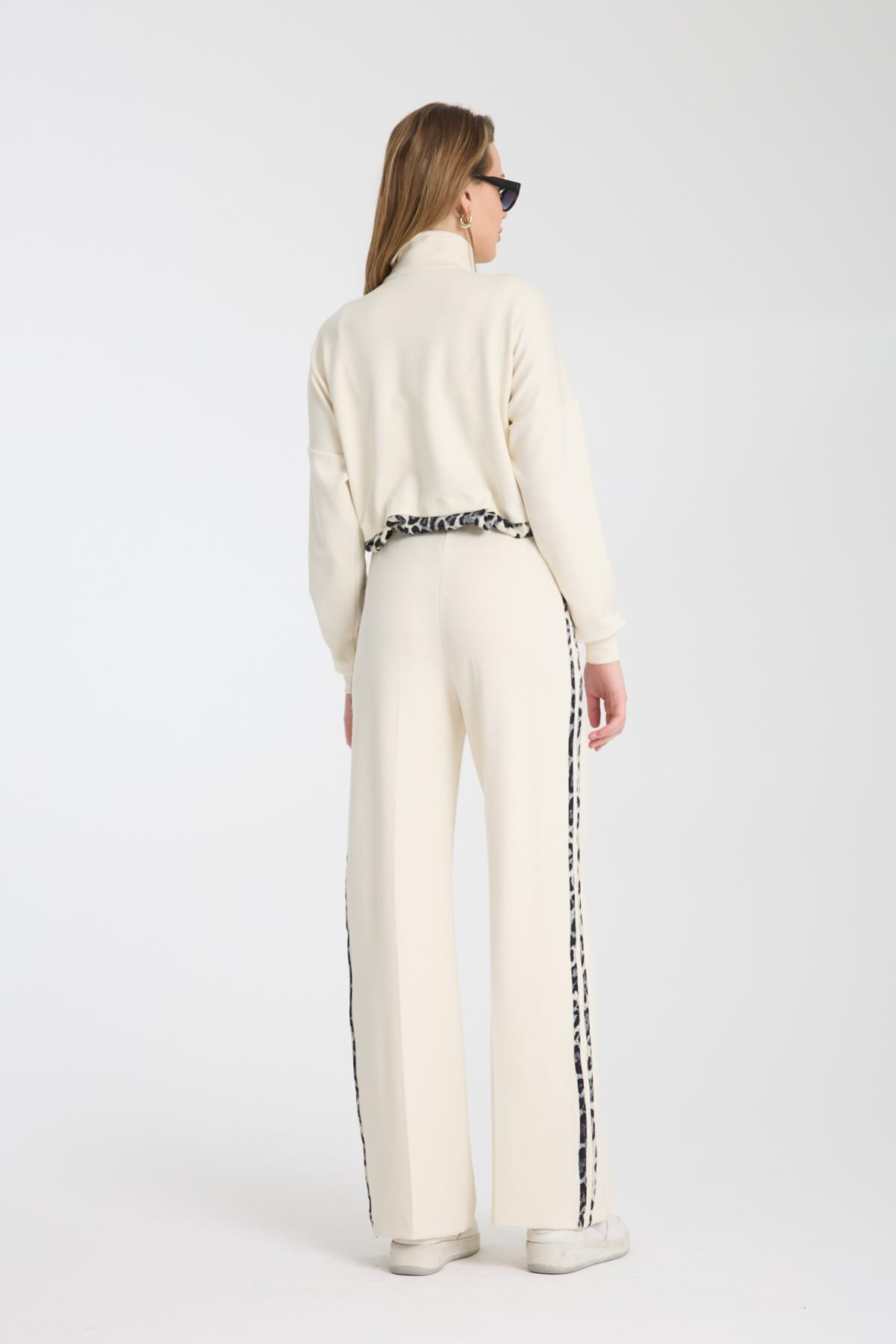 Wholesale Women Off White Zip Up Jacket with Flap Pockets and Side Stripes Pants Set 729231