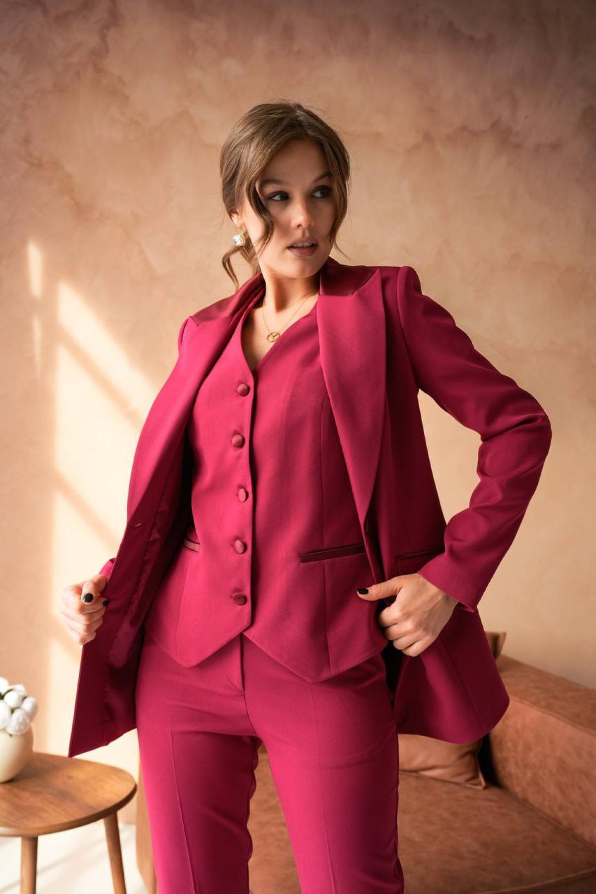 Wholesale Women Plus Size Burgundy Three Piece Suit 733517