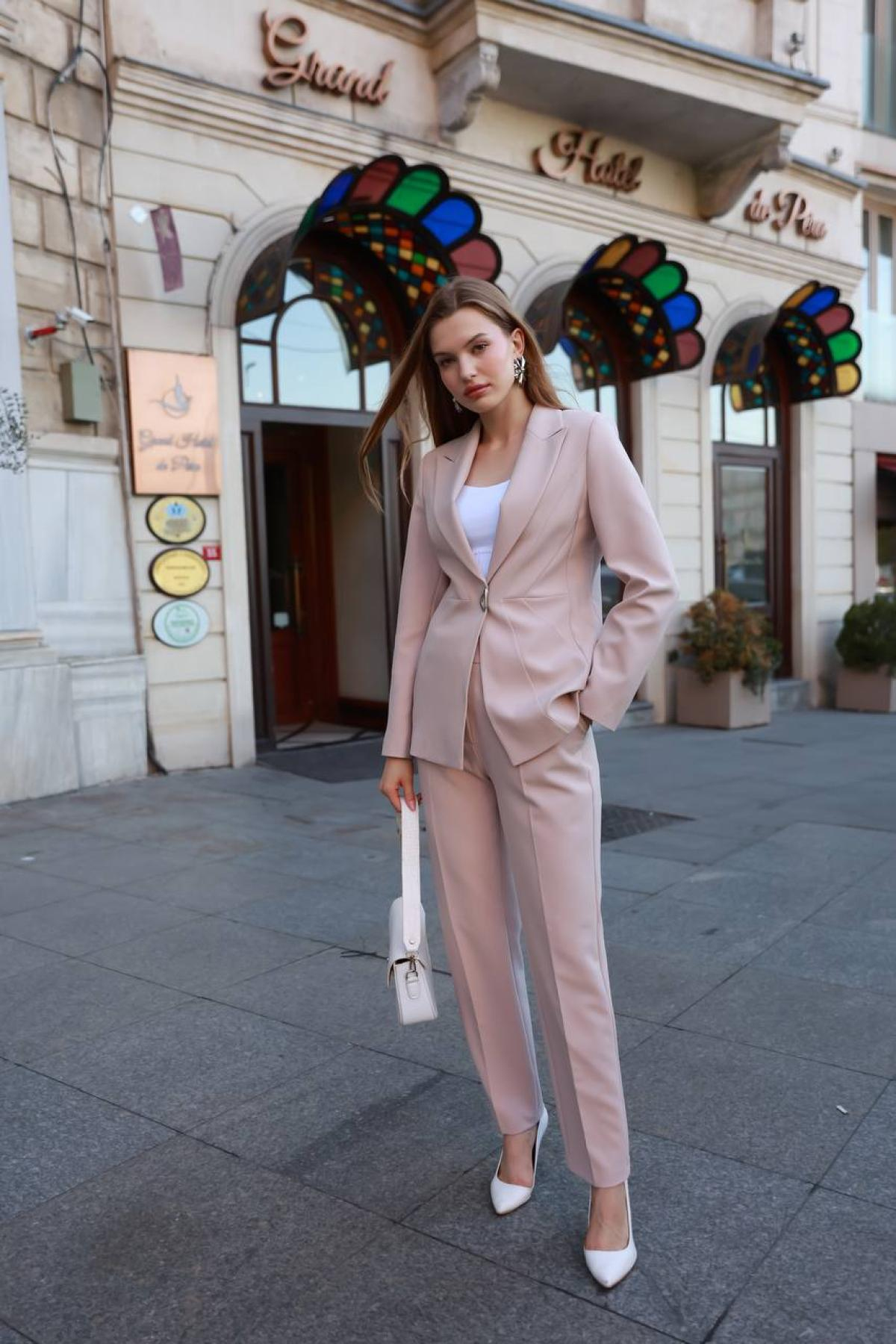 Wholesale Women Powder Pink Two Piece Suit Blazer and Pants Set 718331