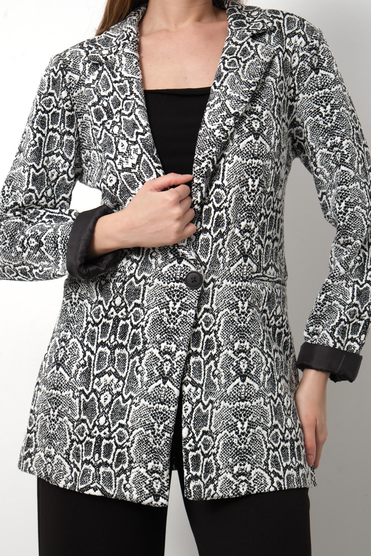 Wholesale Women Python Pattern Notched Collar Welt Pockets Lined Blazer 715579