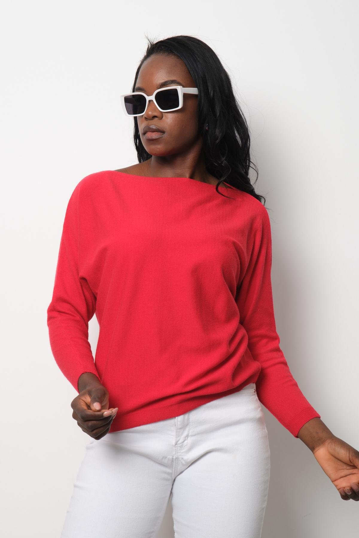 Wholesale Women Red Boat-Neck Sweaters 711035