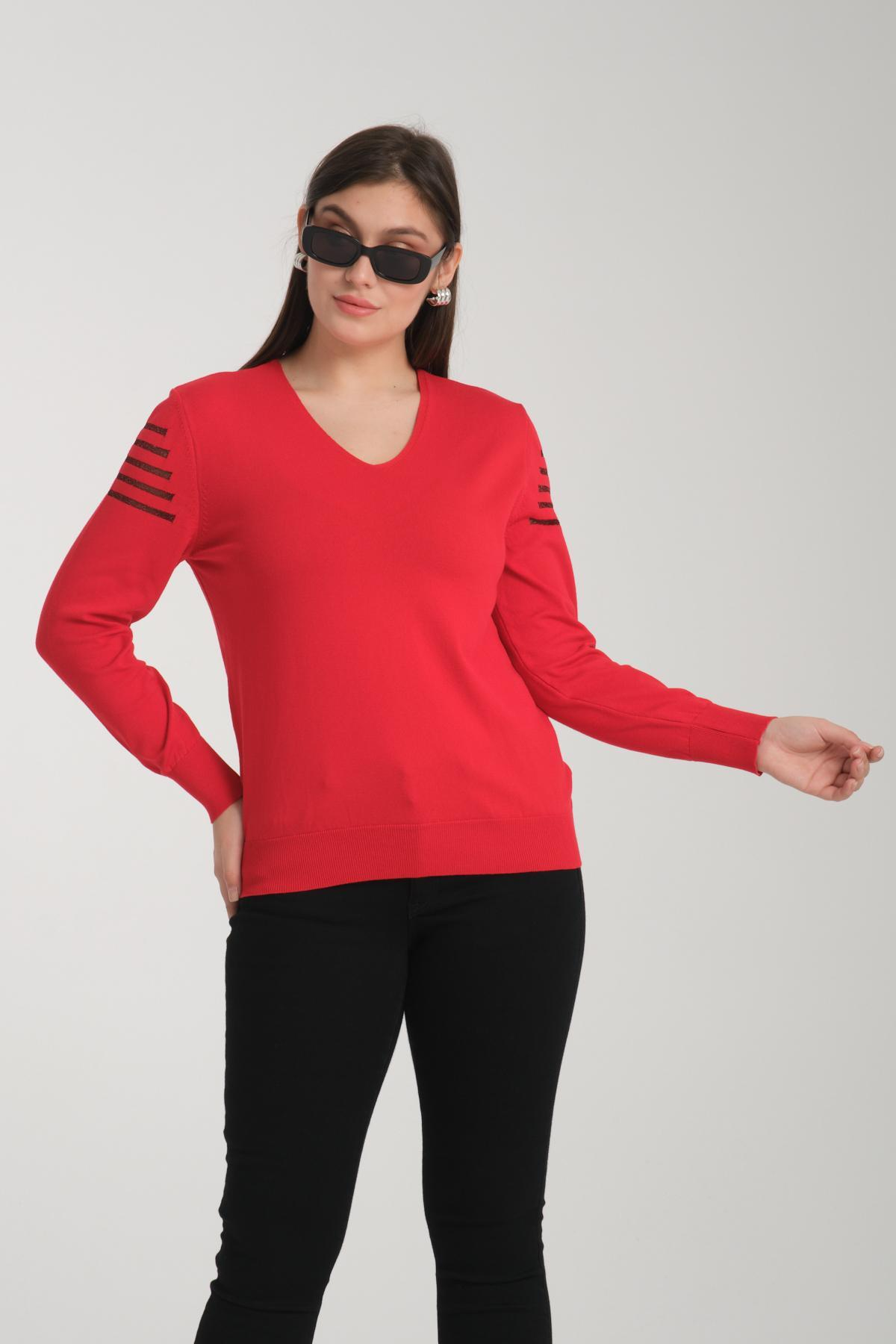 Wholesale Women Red Glitter Garnished V Neck Knit Blouse 722619