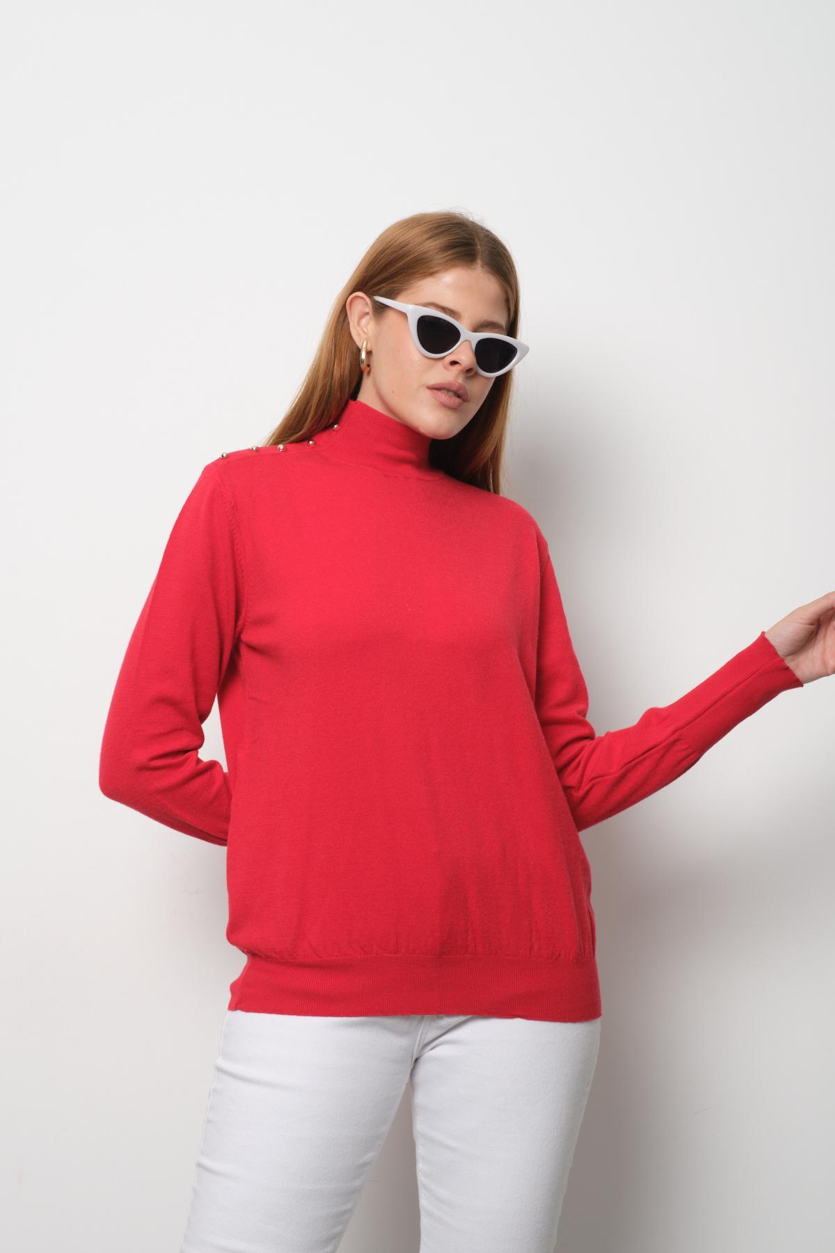 Wholesale Women Red Mock-Neck Sweaters 711154
