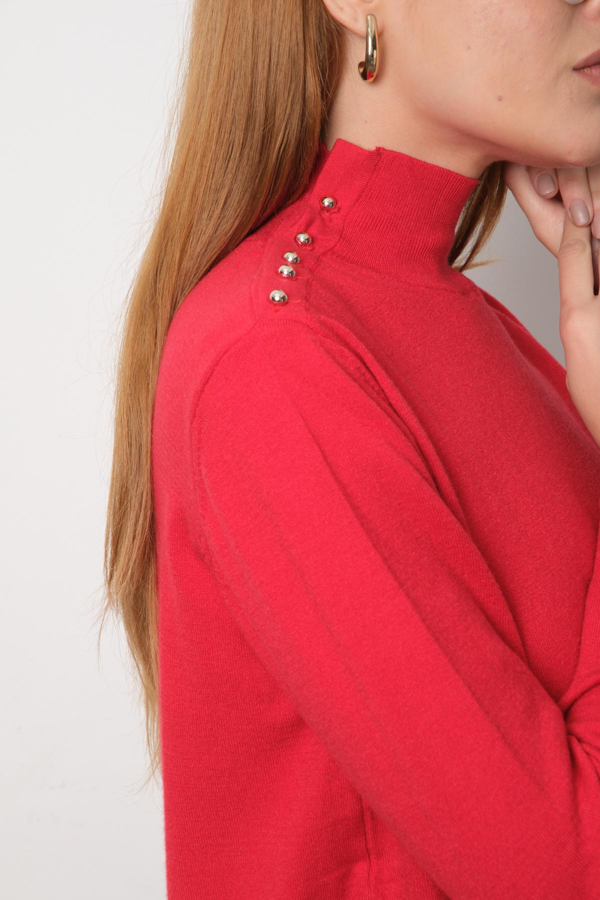 Wholesale Women Red Mock-Neck Sweaters 711154