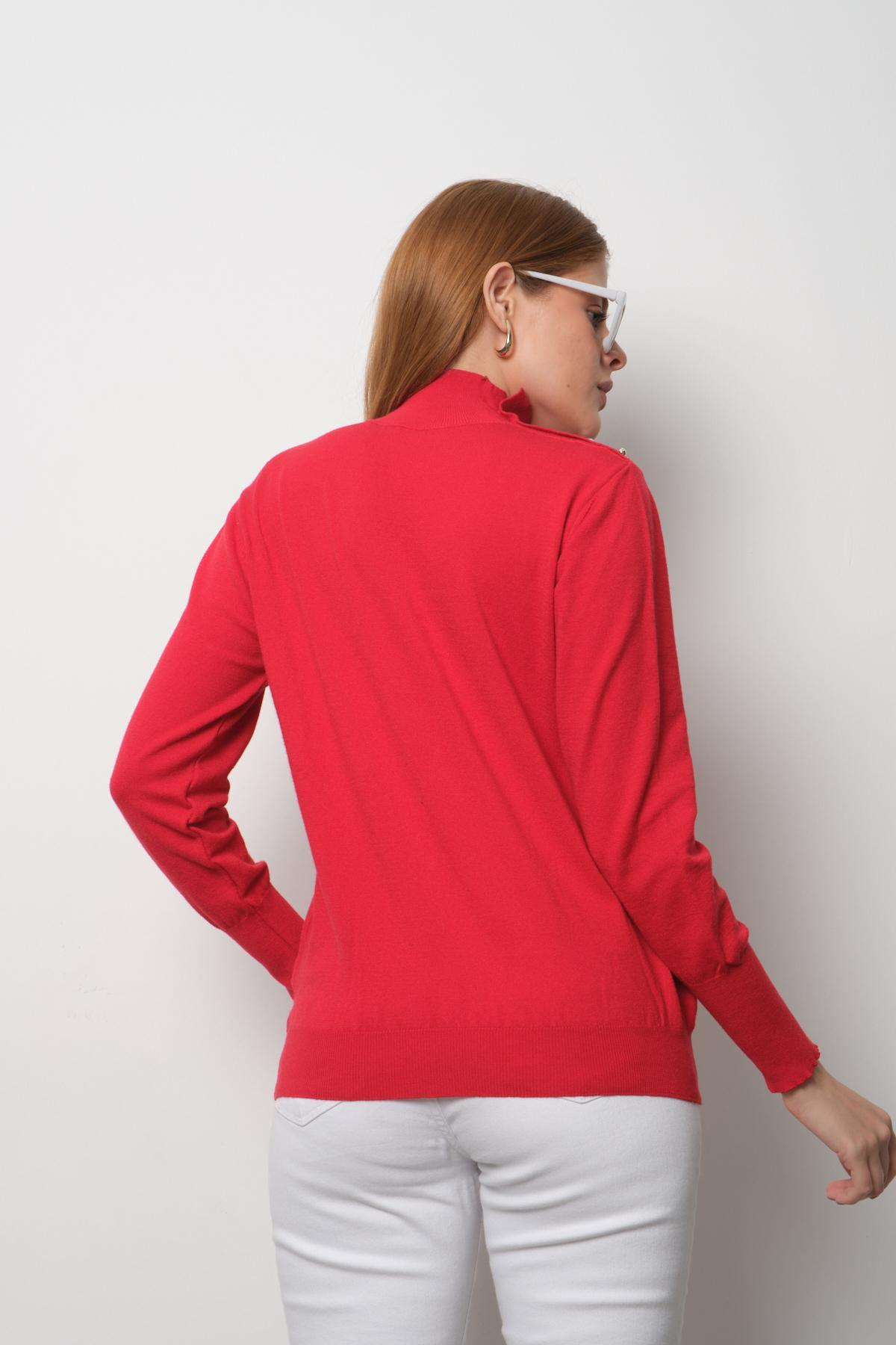 Wholesale Women Red Mock-Neck Sweaters 711154