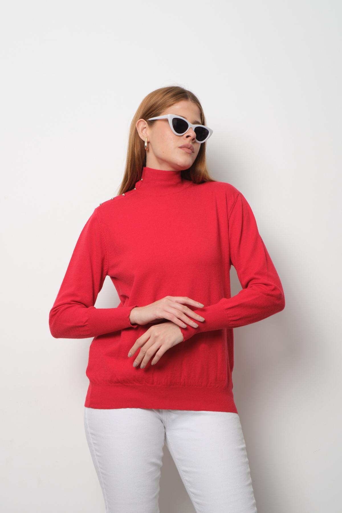 Wholesale Women Red Mock-Neck Sweaters 711154