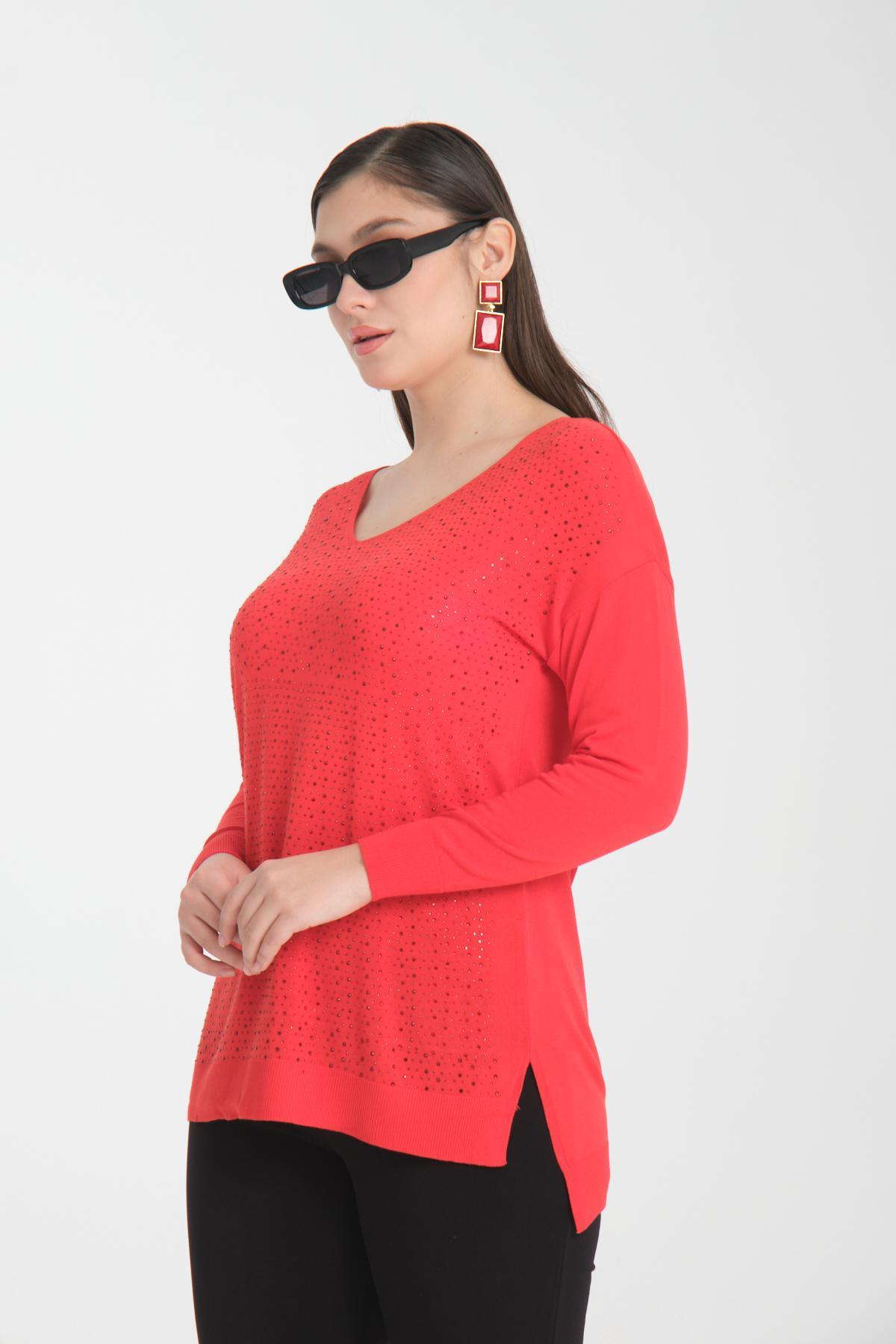 Wholesale Women Red Rhinestone-Embellished V Neck Knit Blouse with Side Slits 722629