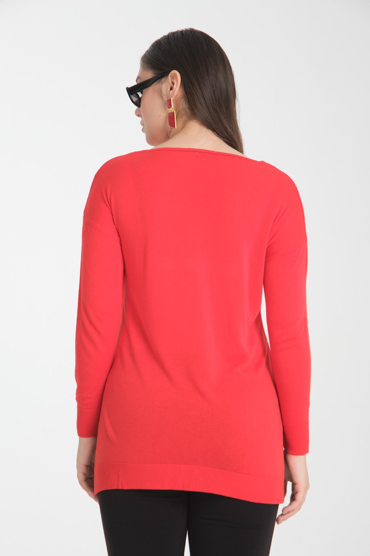 Wholesale Women Red Rhinestone-Embellished V Neck Knit Blouse with Side Slits 722629