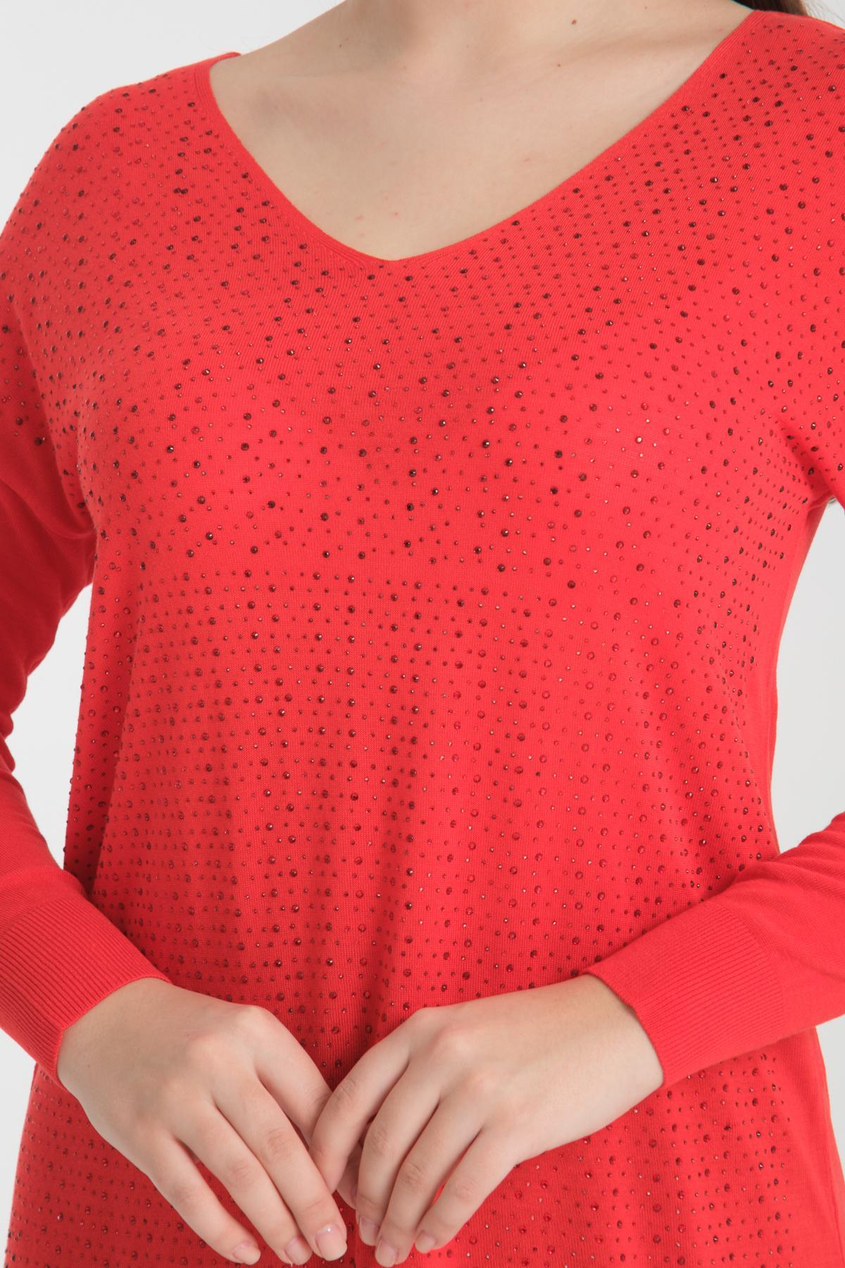 Wholesale Women Red Rhinestone-Embellished V Neck Knit Blouse with Side Slits 722629