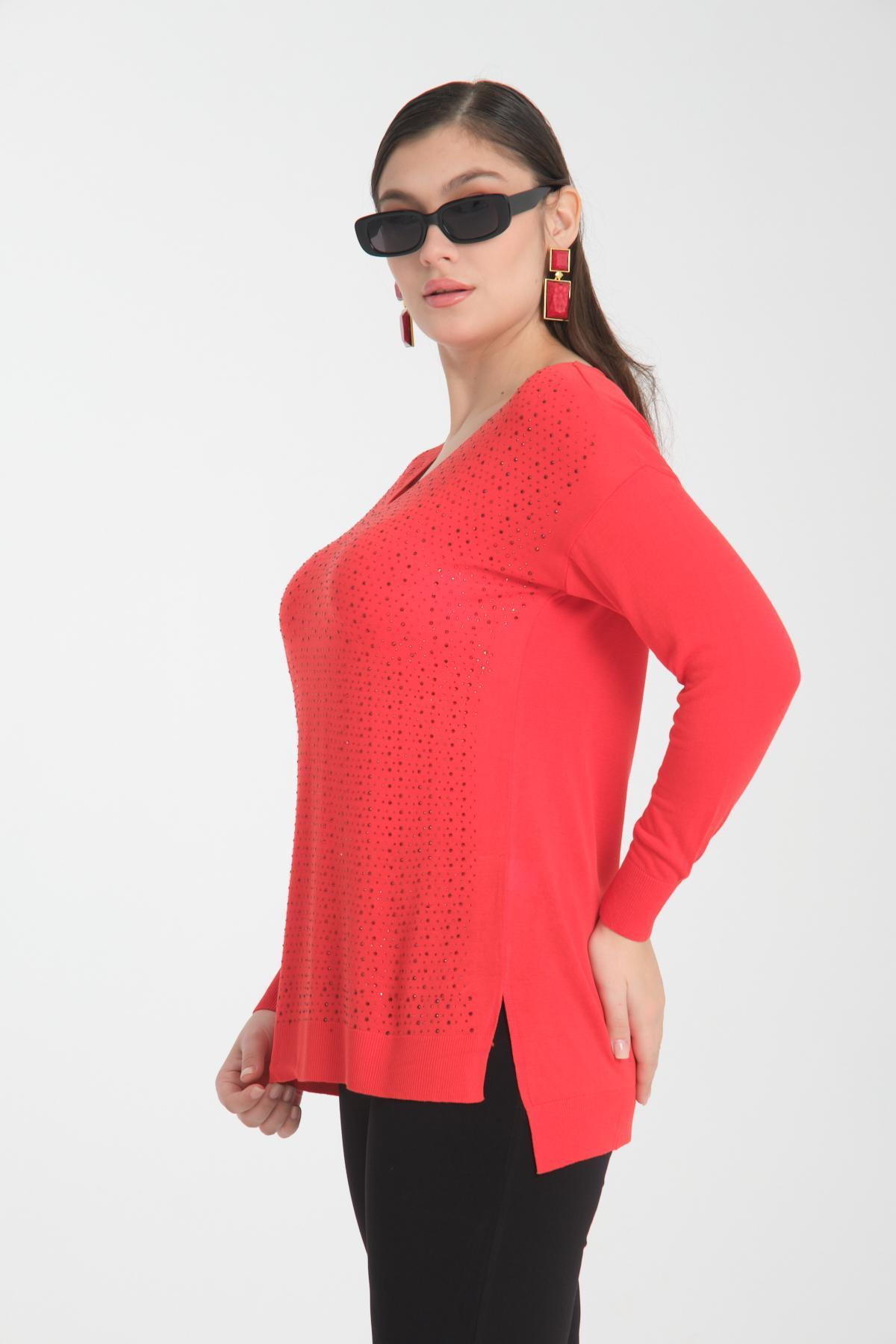 Wholesale Women Red Rhinestone-Embellished V Neck Knit Blouse with Side Slits 722629