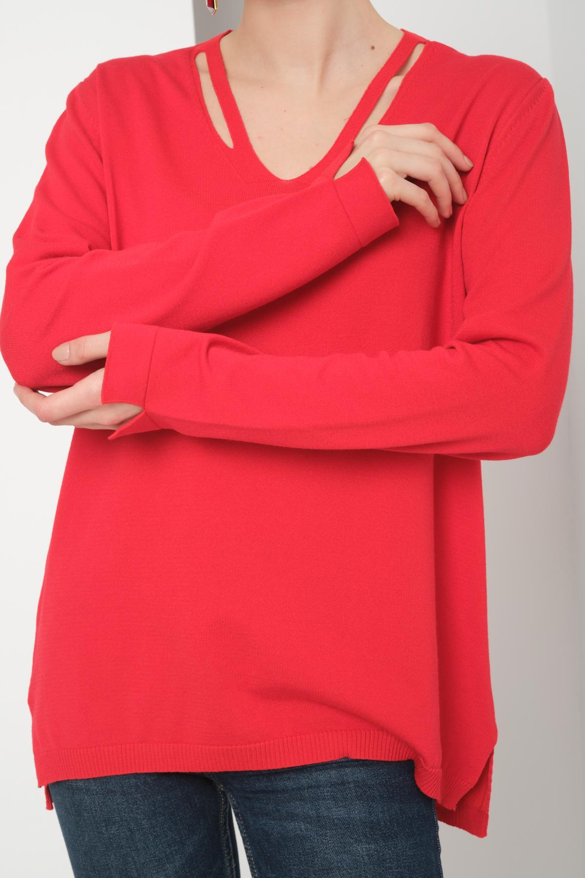 Wholesale Women Red V-Neck Cut-Out Knit Blouse with Side Slits 724803