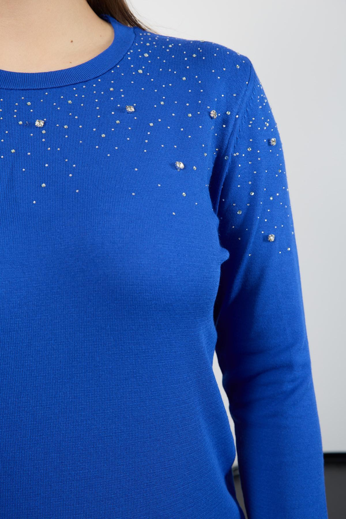 Wholesale Women Sax Blue Crew Neck Knit Blouse Adorned with Rhinestones 725227