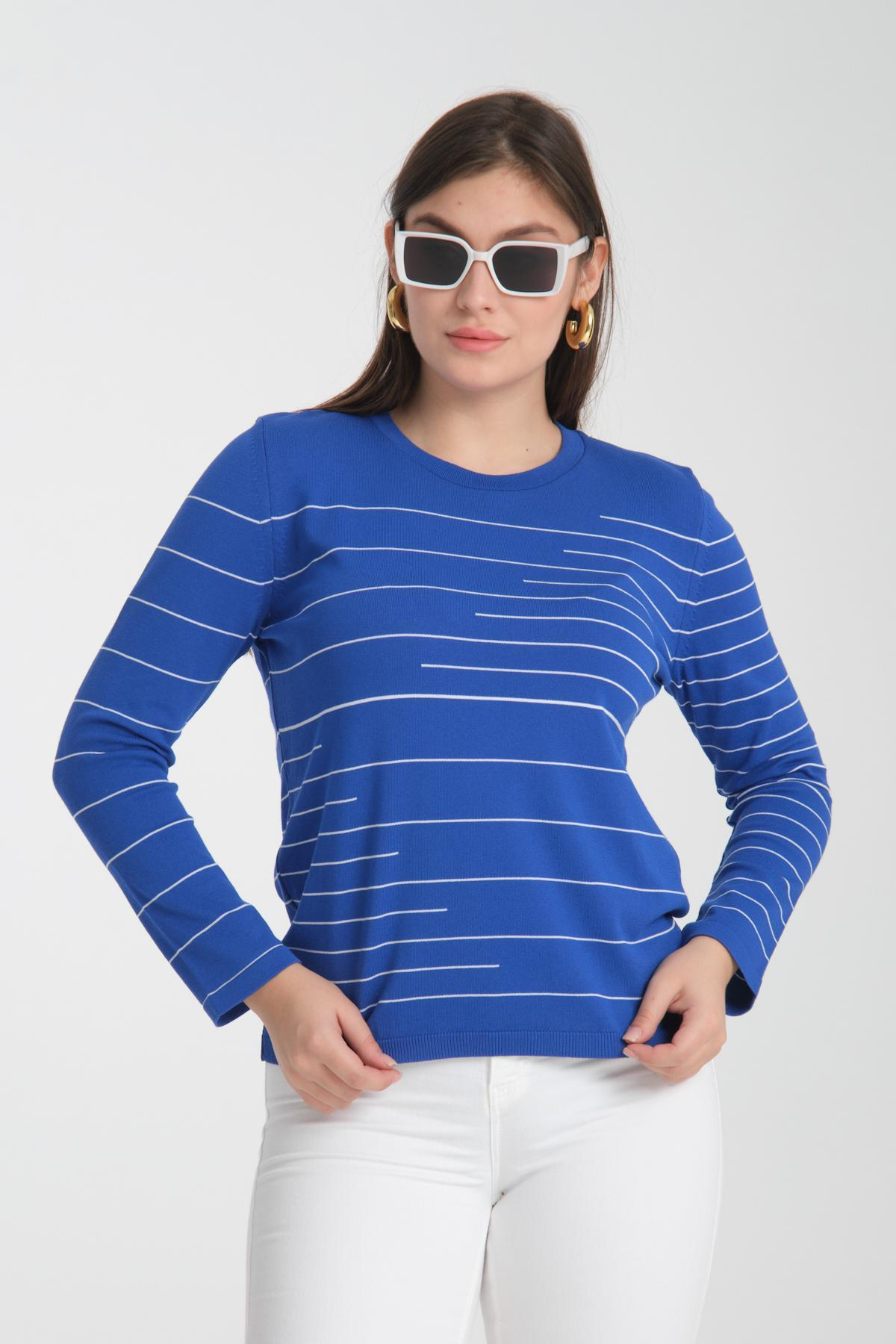 Wholesale Women Sax Blue Crew Neck Striped Knit Blouse 722615