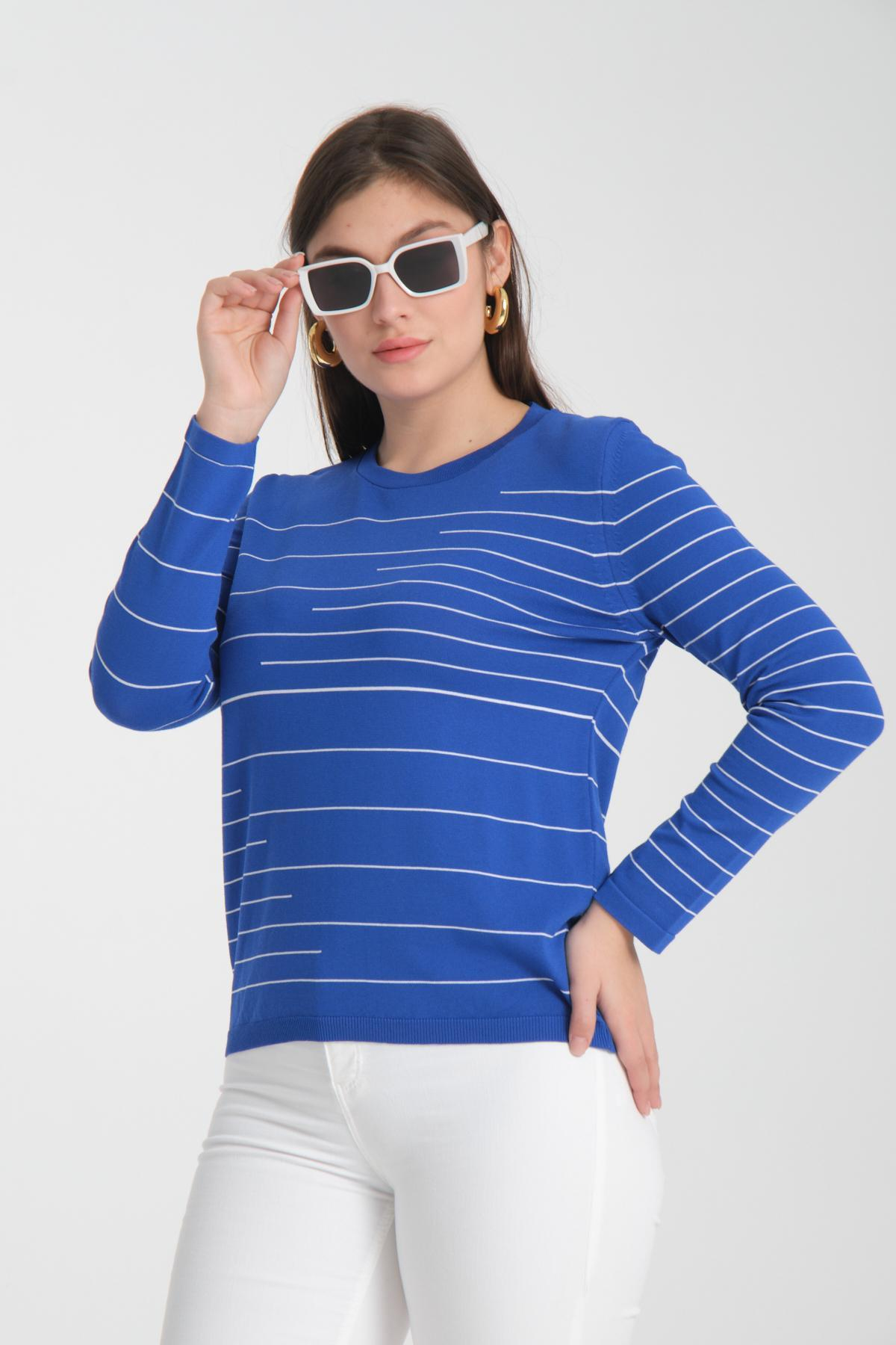 Wholesale Women Sax Blue Crew Neck Striped Knit Blouse 722615