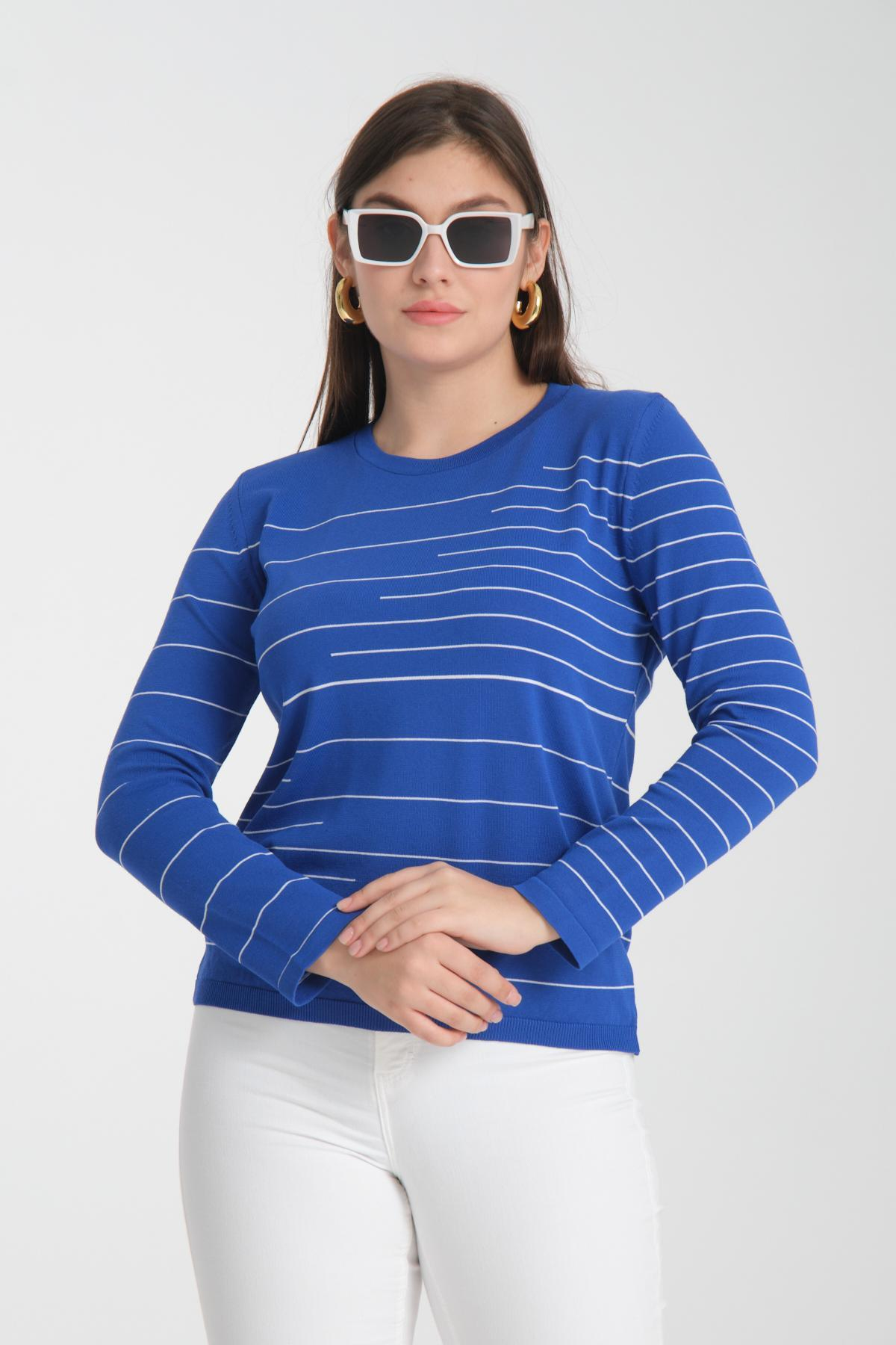 Wholesale Women Sax Blue Crew Neck Striped Knit Blouse 722615
