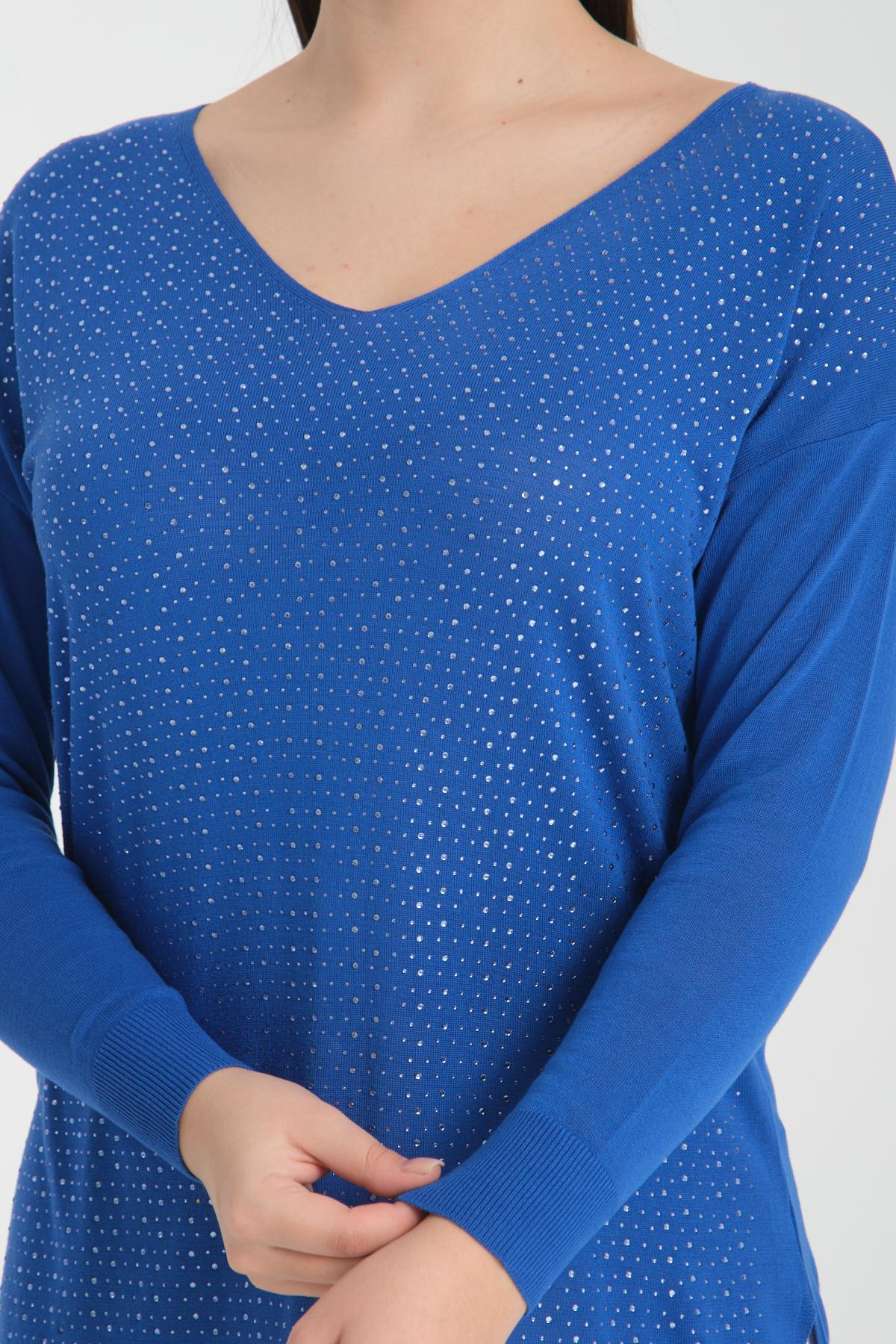 Wholesale Women Sax Blue Rhinestone-Embellished V Neck Knit Blouse with Side Slits 722626