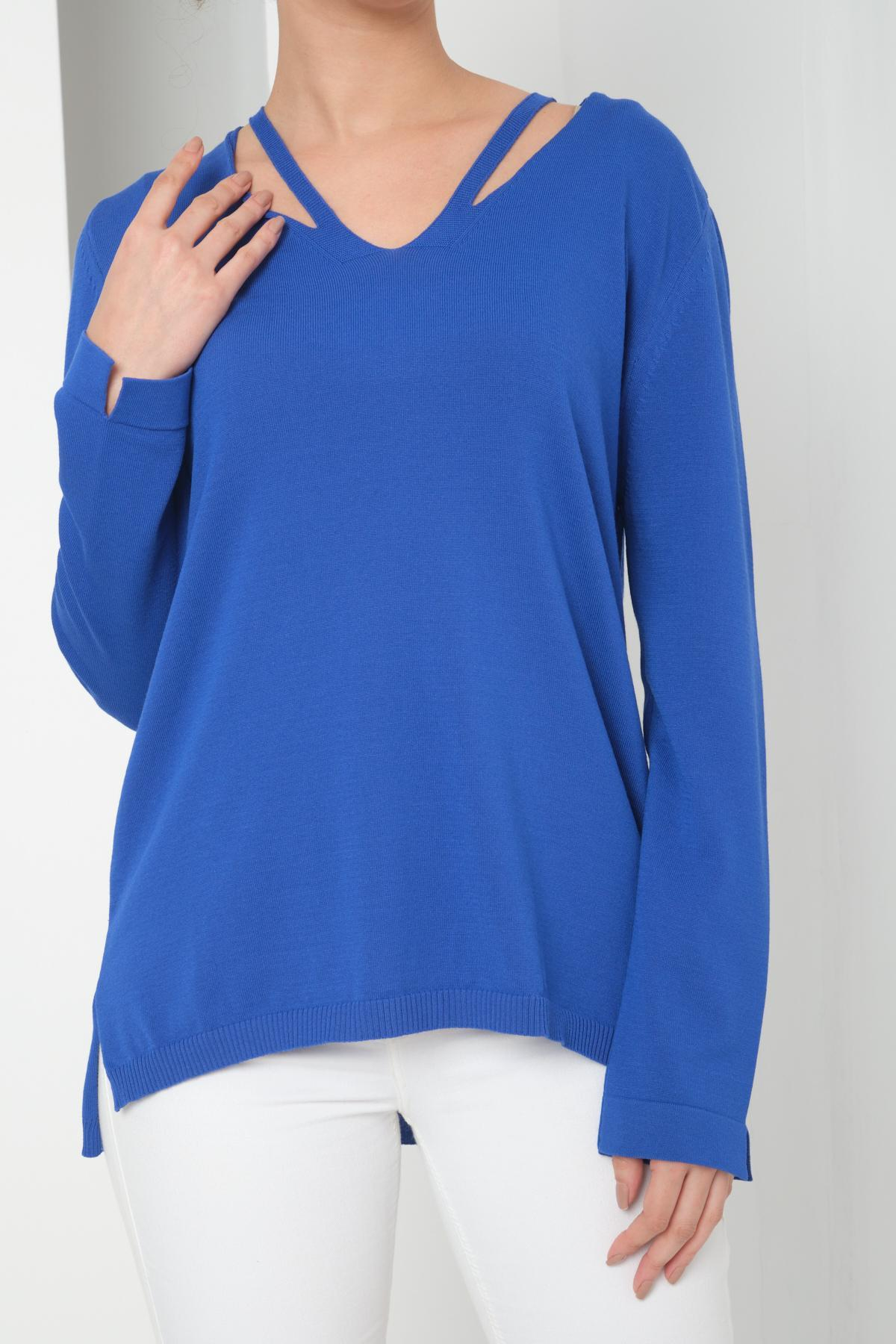 Wholesale Women Sax Blue V-Neck Cut-Out Knit Blouse with Side Slits 724806
