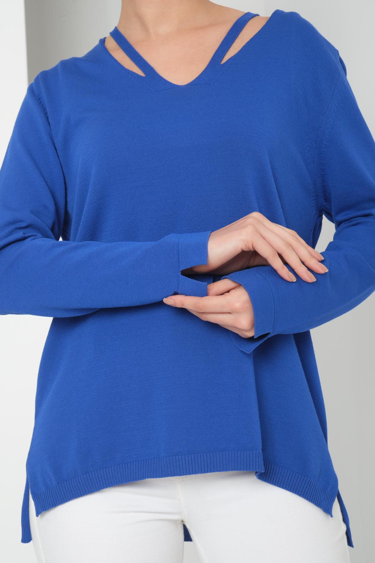 Wholesale Women Sax Blue V-Neck Cut-Out Knit Blouse with Side Slits 724806