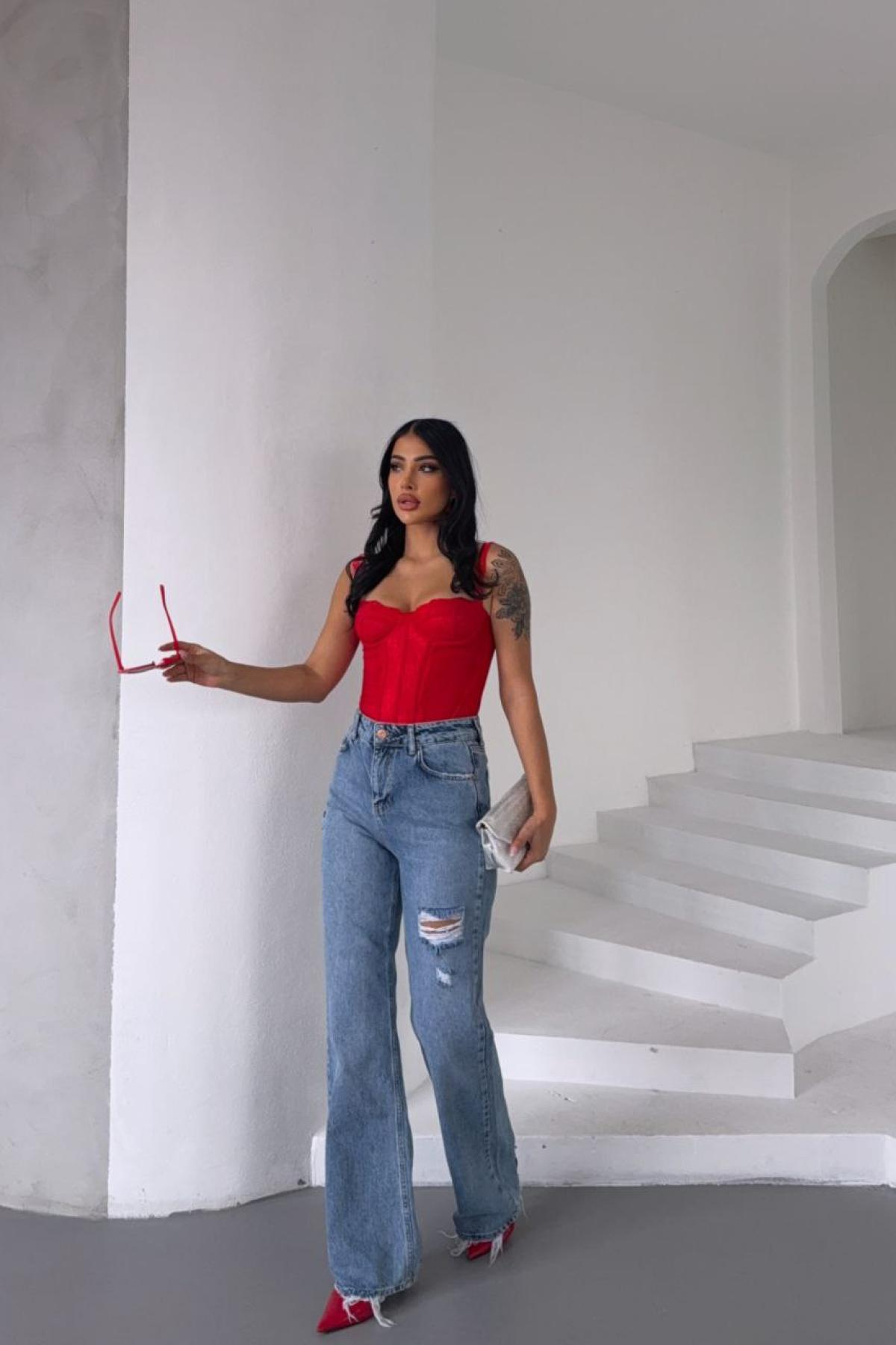 Wholesale Women Sky Blue Straight Leg Jeans 737489