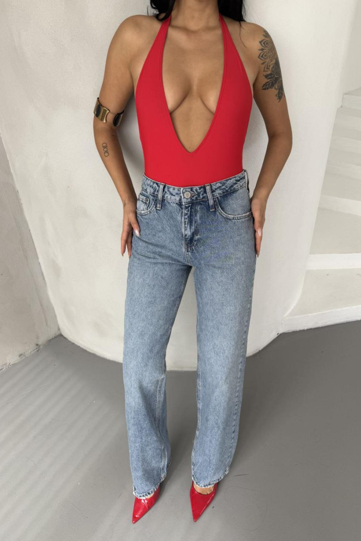 Wholesale Women Sky Blue Straight Leg Jeans 737480