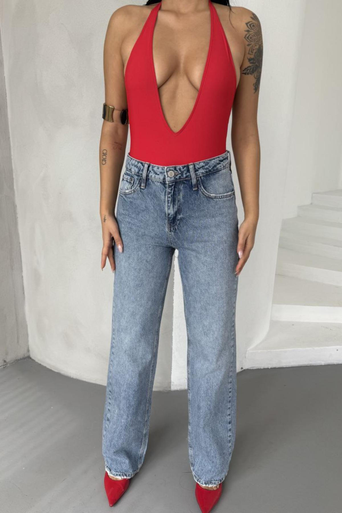 Wholesale Women Sky Blue Straight Leg Jeans 737480
