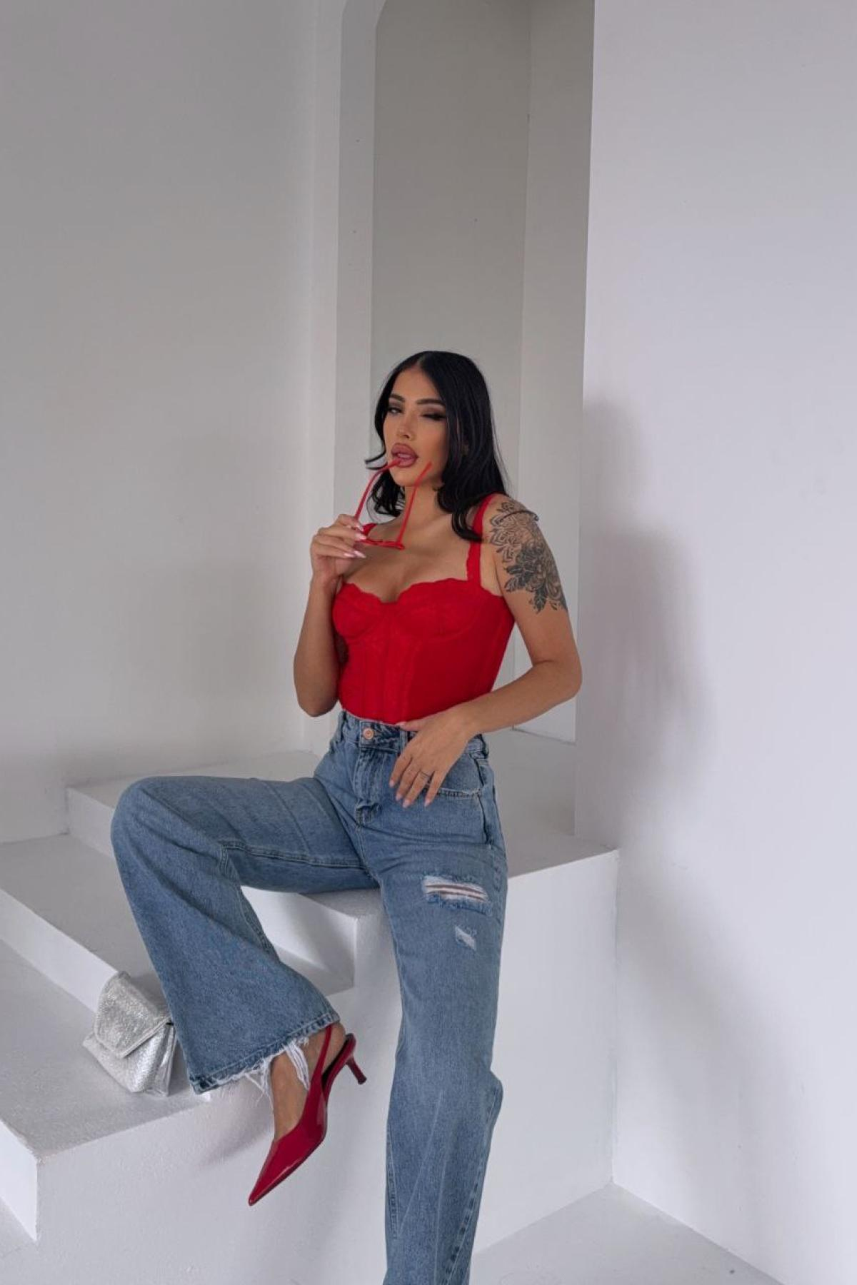 Wholesale Women Sky Blue Straight Leg Jeans 737489
