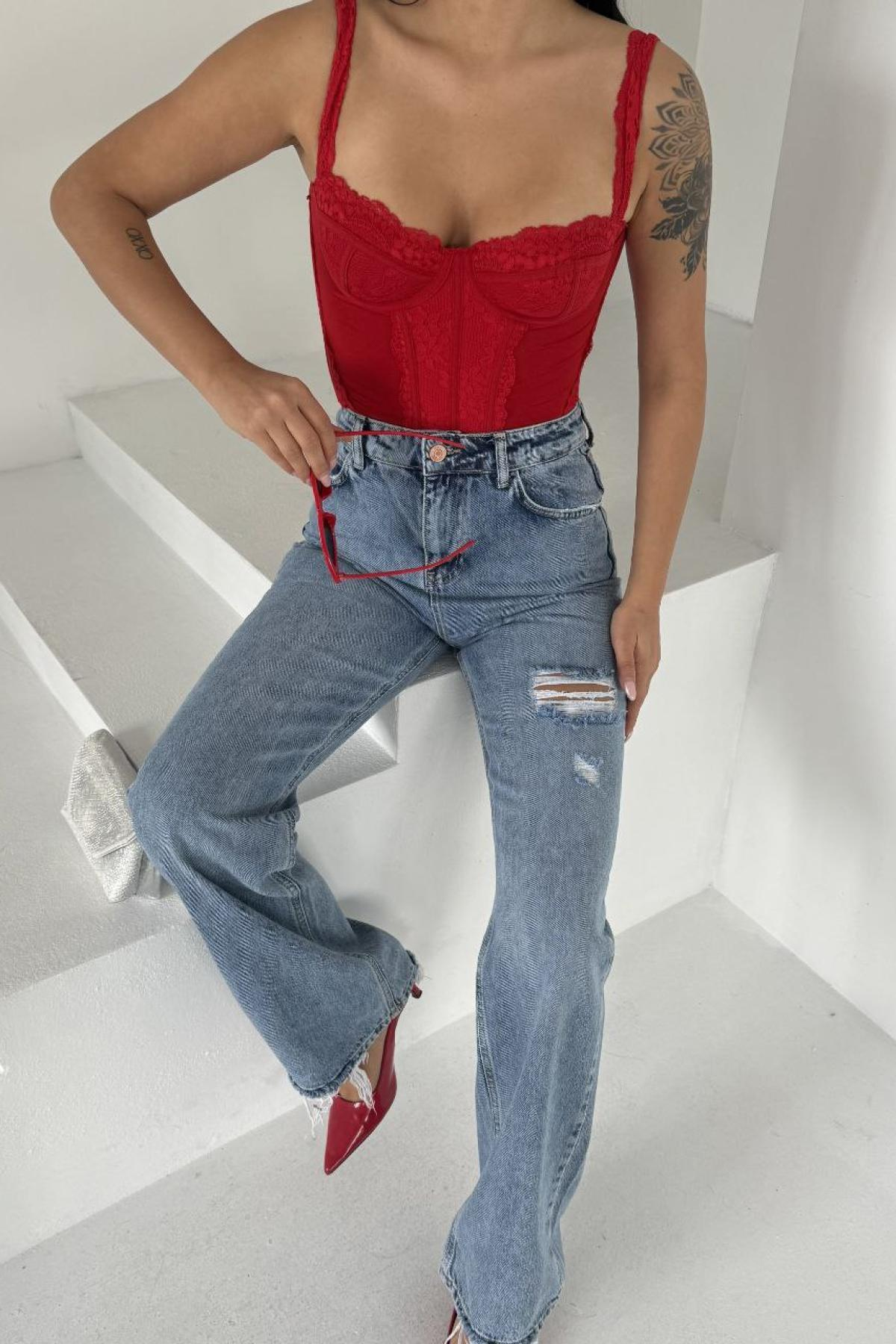 Wholesale Women Sky Blue Straight Leg Jeans 737489