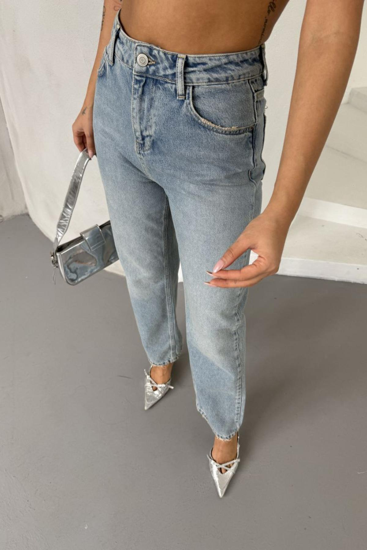 Wholesale Women Sky Blue Wide Leg Jeans 737483