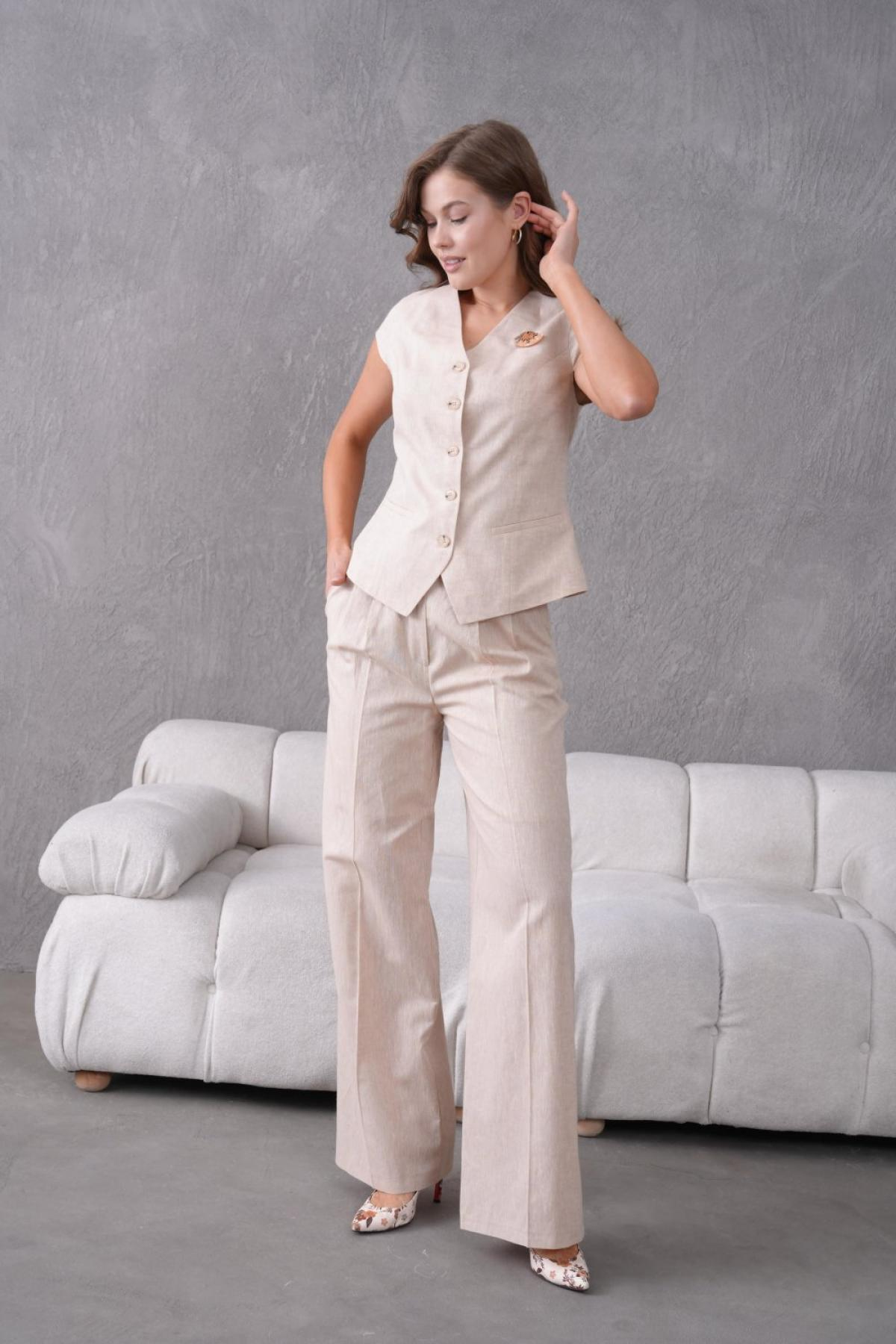 Wholesale Women Small Sizes Beige Brooch Linen Two Piece Suit  Vest and Pants Set 737188