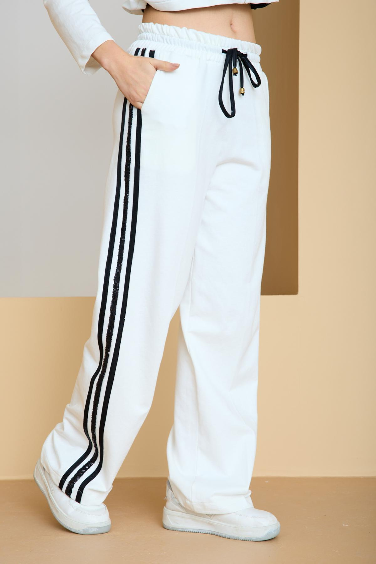 Wholesale Women White-Black Zip Up Cropped Jacket and Side Stripes Pants Set 729242